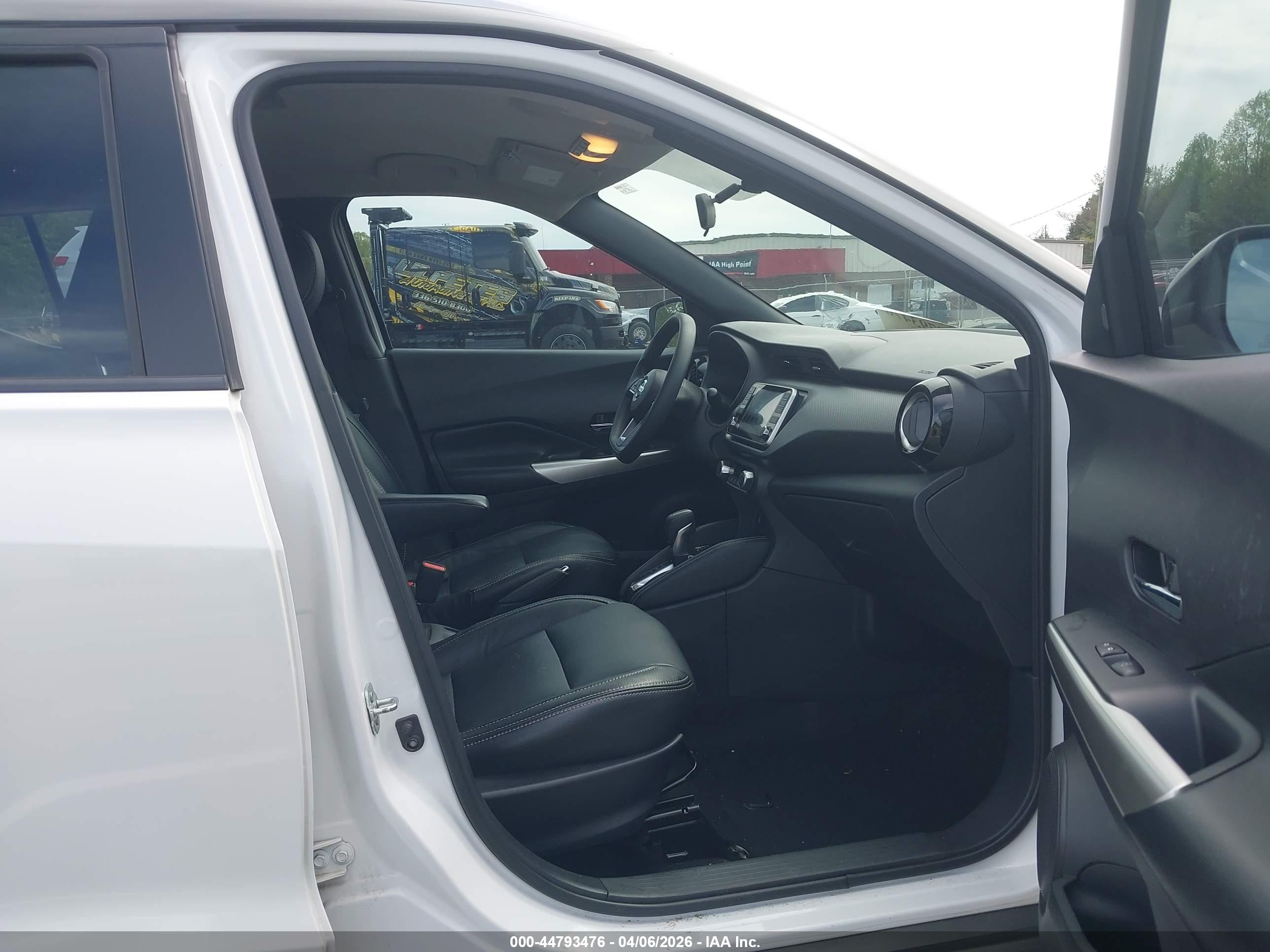 NISSAN KICKS image 5