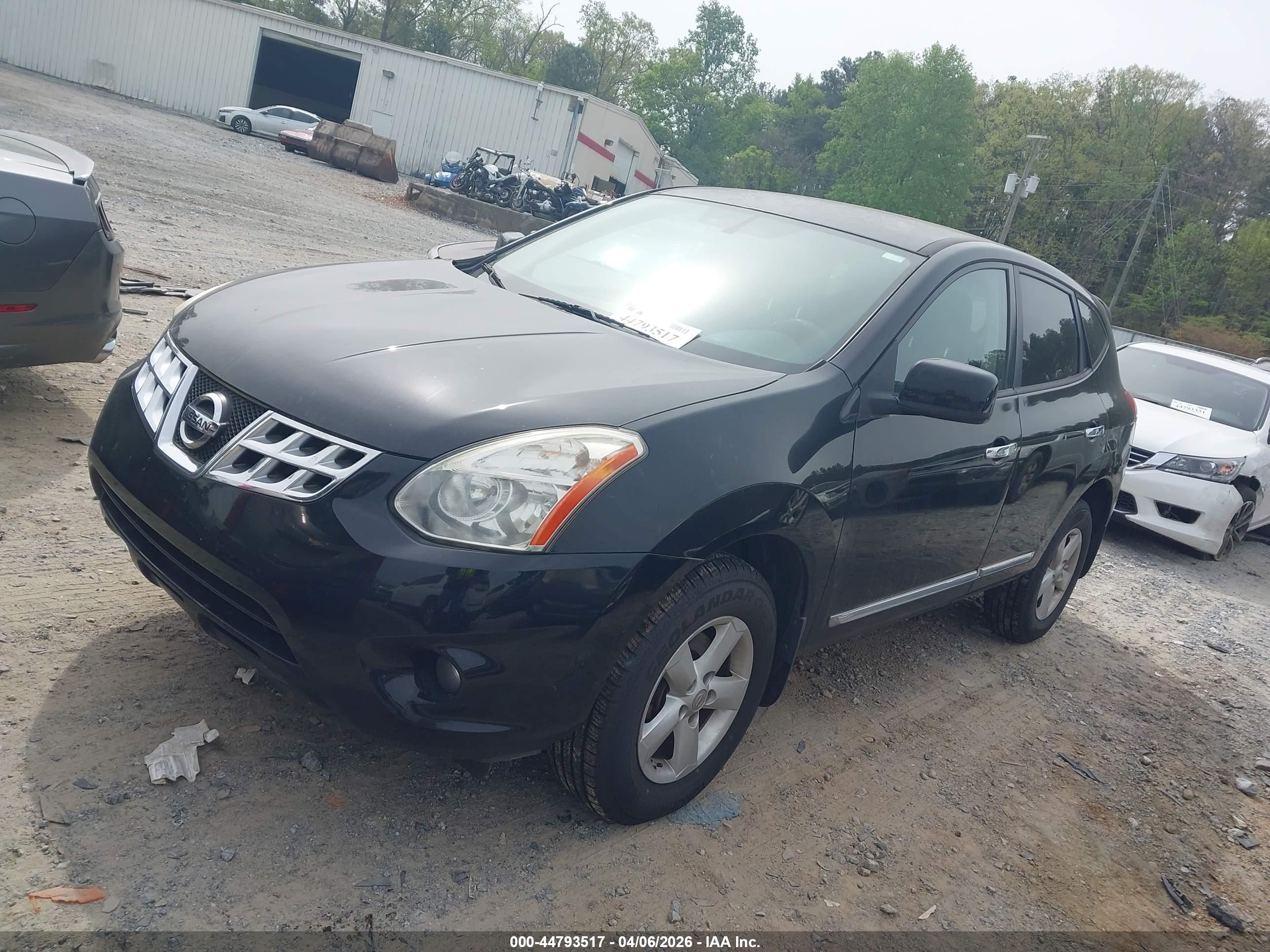 NISSAN ROGUE image 2