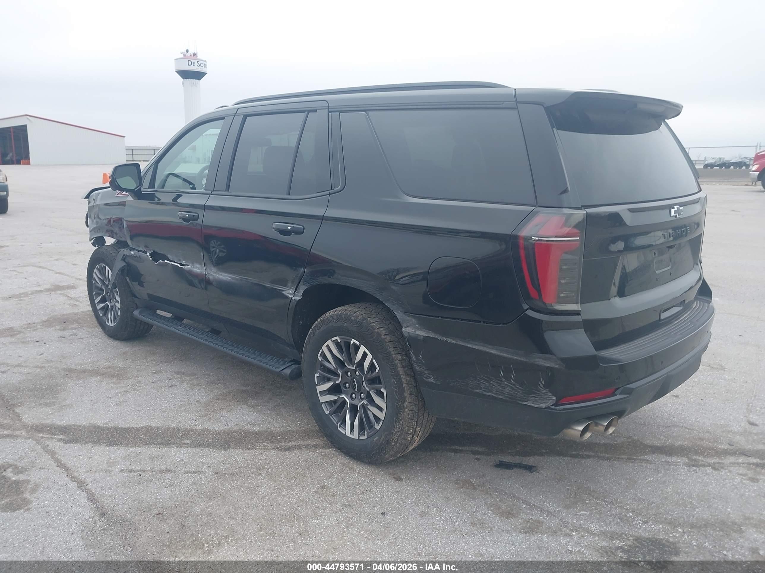 CHEVROLET TAHOE image 3