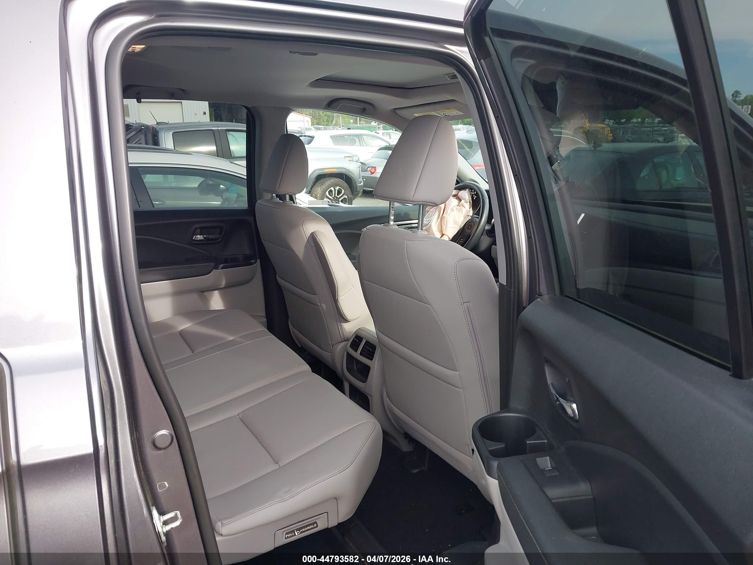 HONDA RIDGELINE image 8