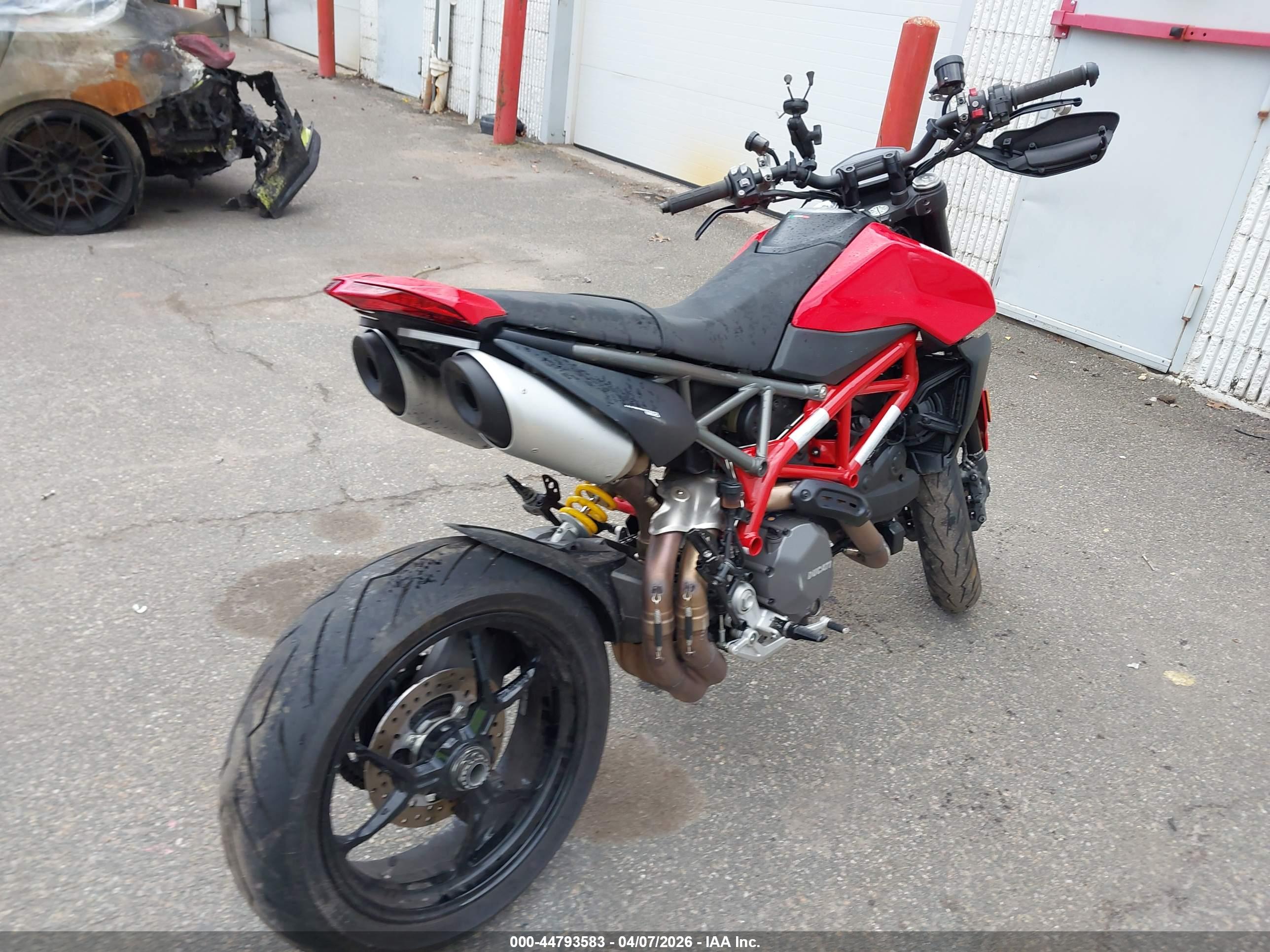 DUCATI HYPERMOTARD image 4