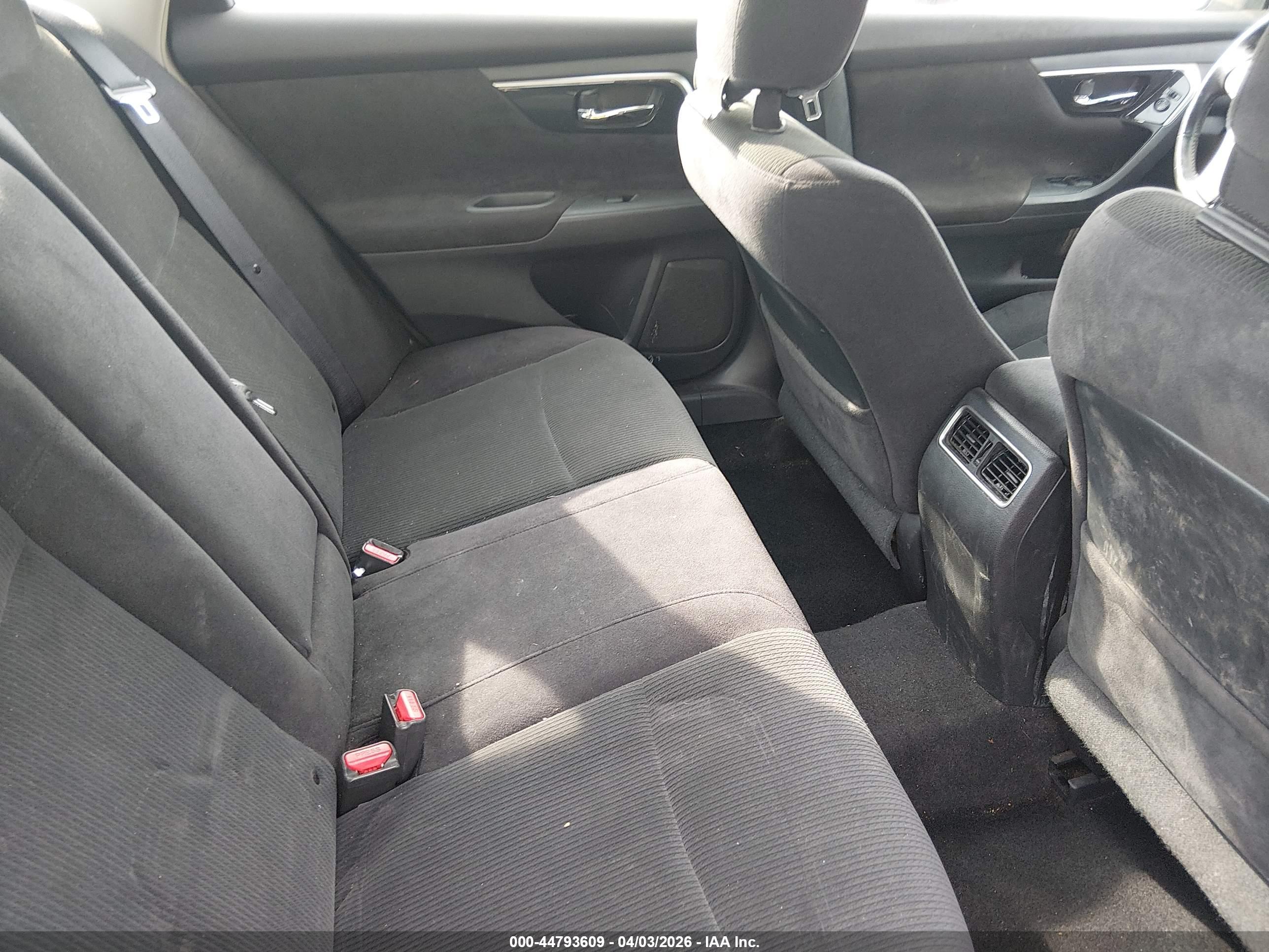 NISSAN ALTIMA image 8