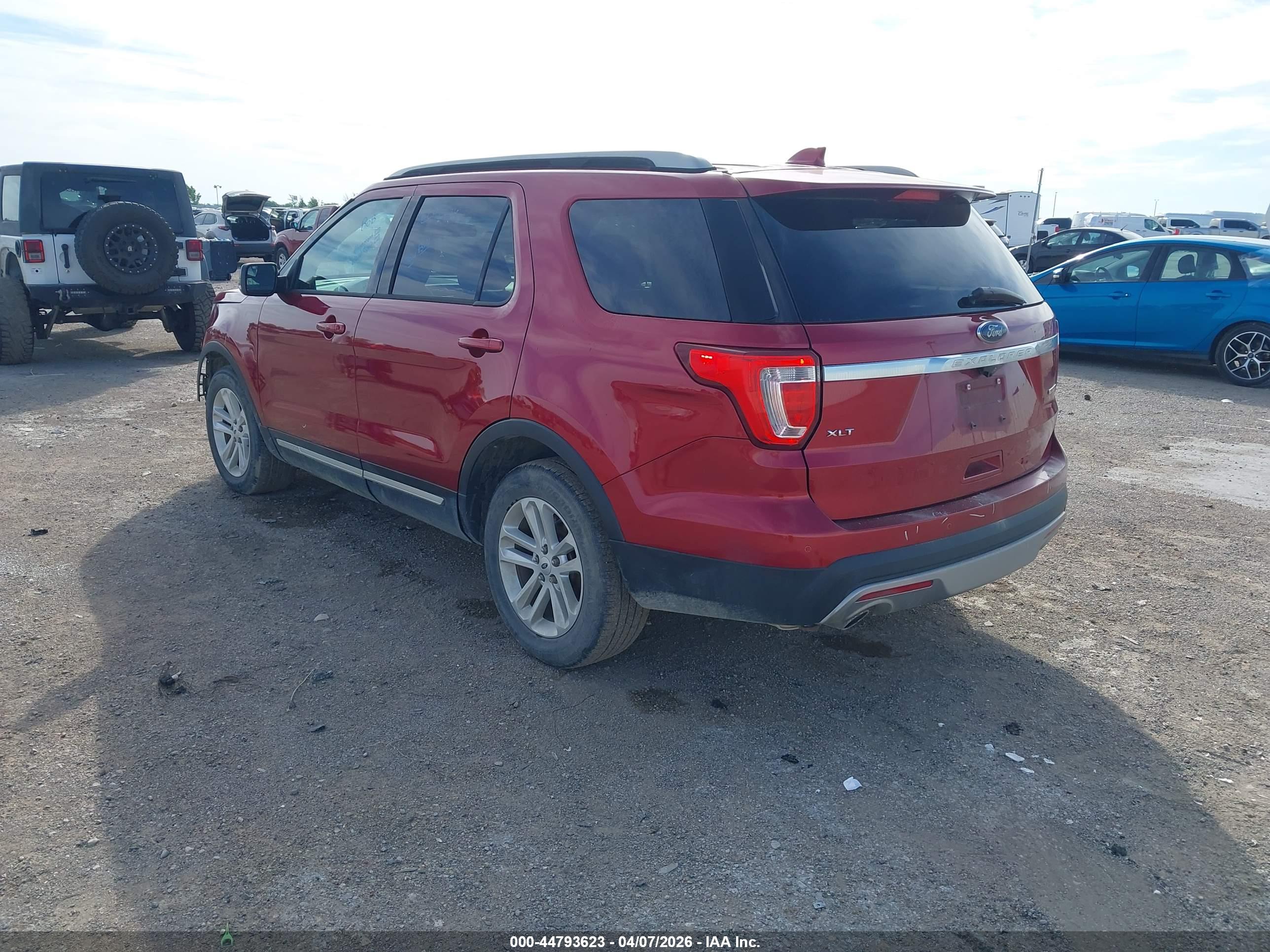 FORD EXPLORER image 3