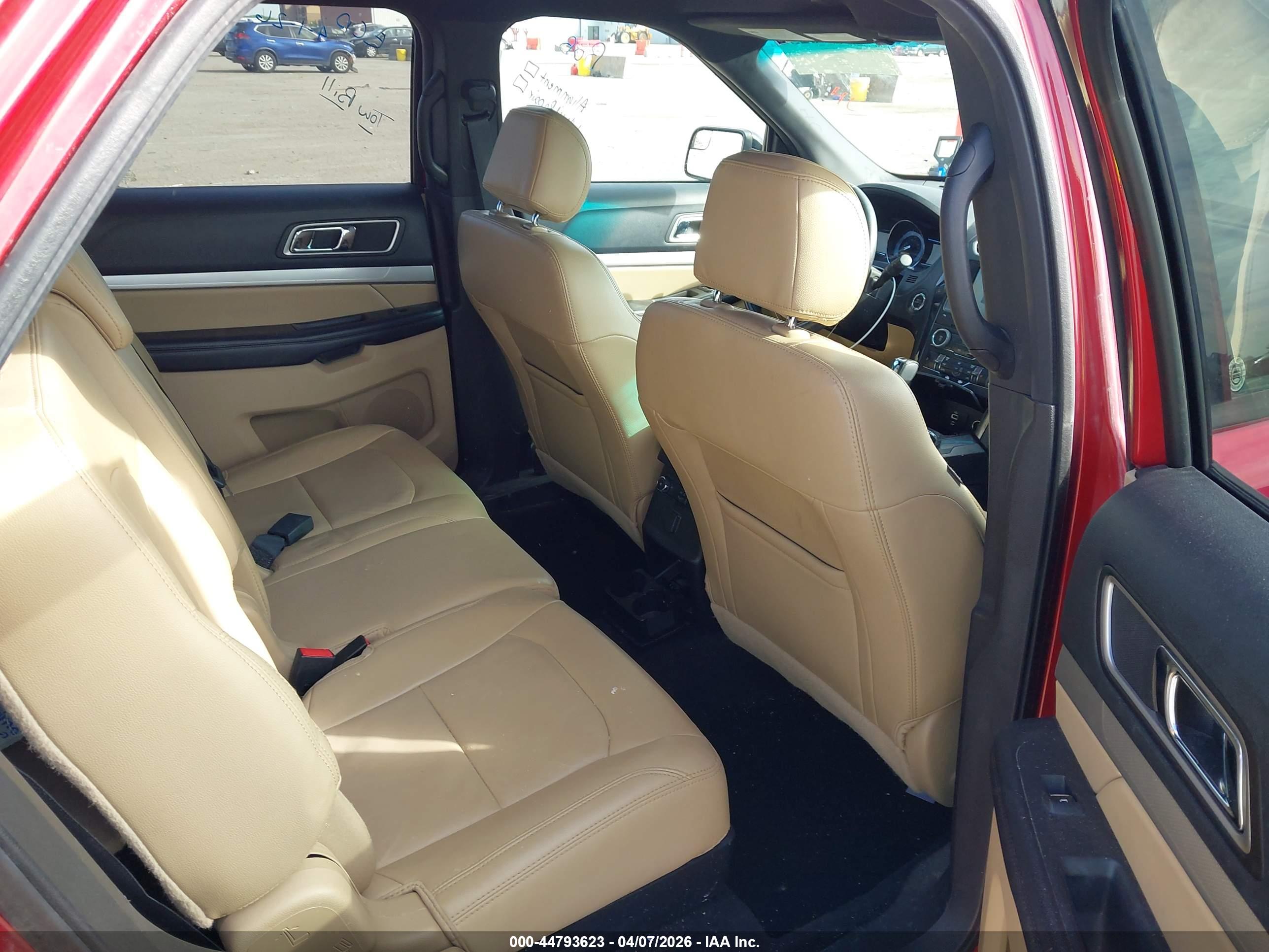 FORD EXPLORER image 8
