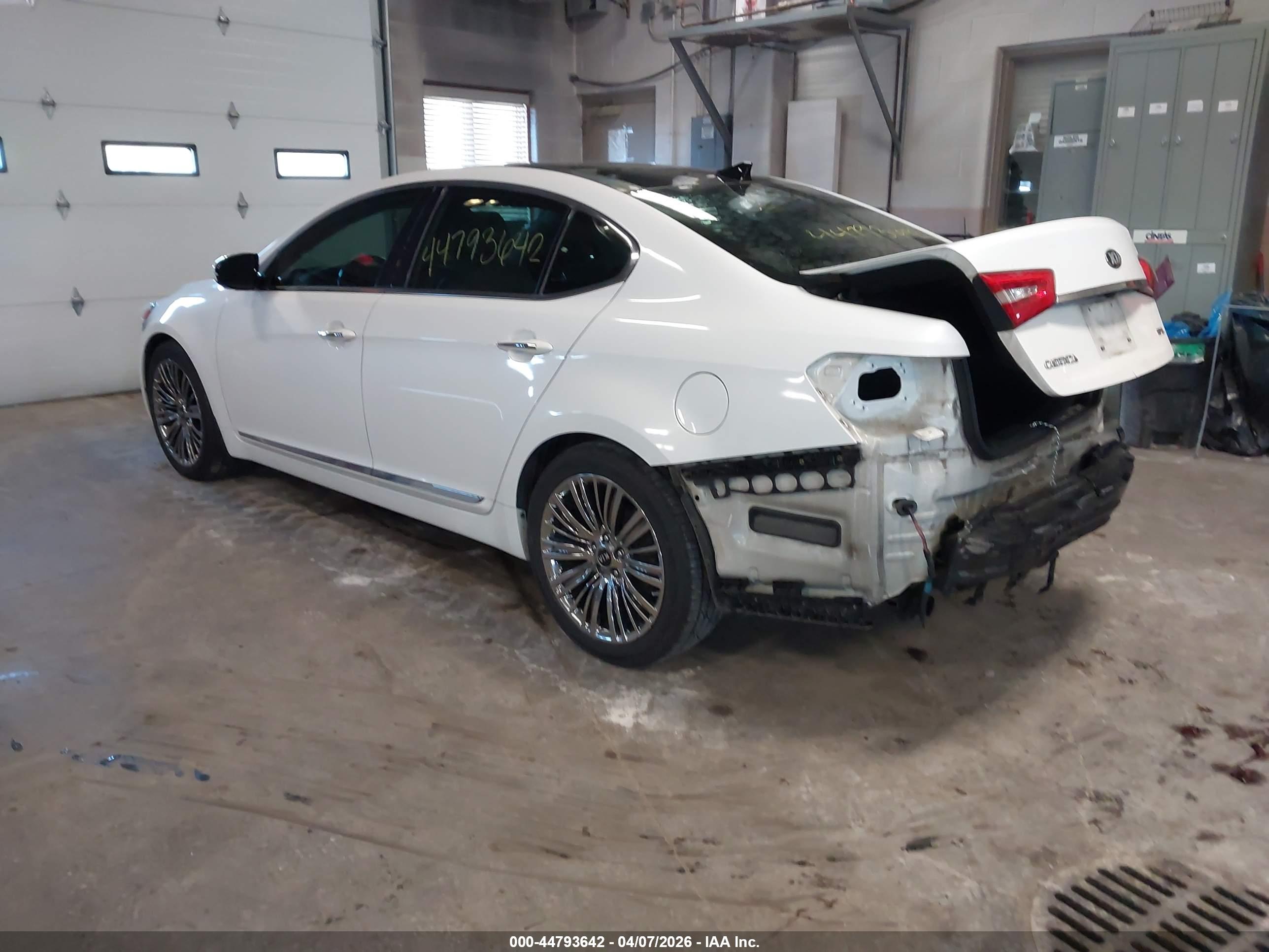KIA CADENZA image 3