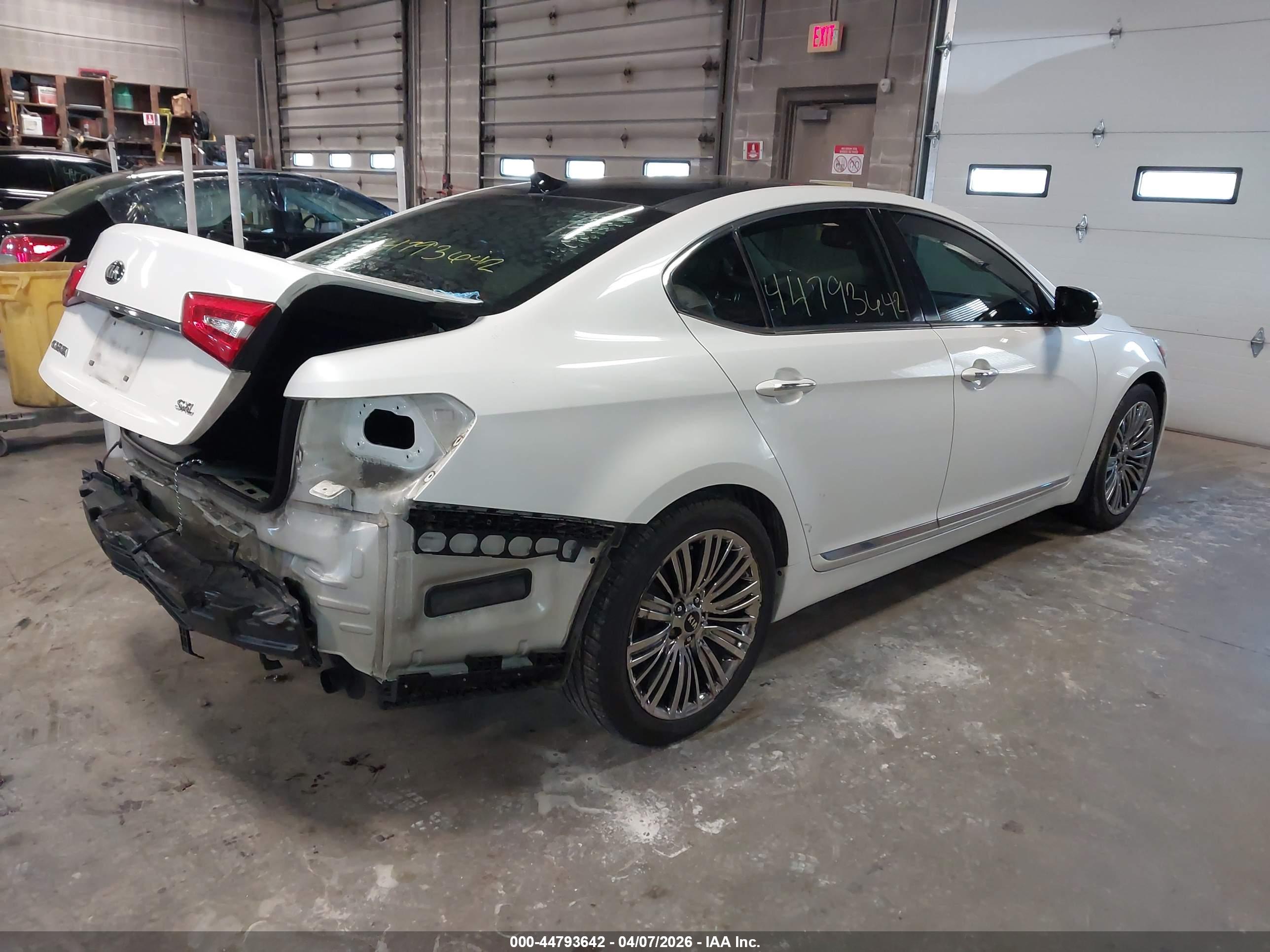 KIA CADENZA image 4