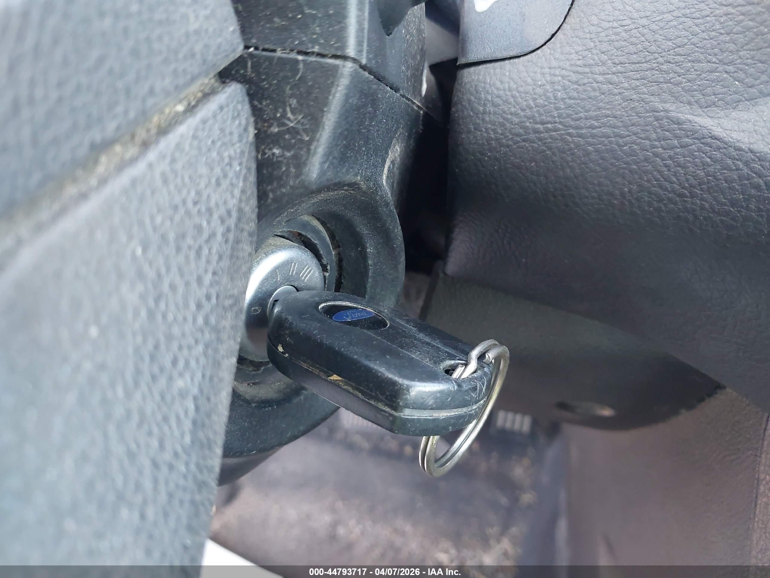 FORD FOCUS image 9