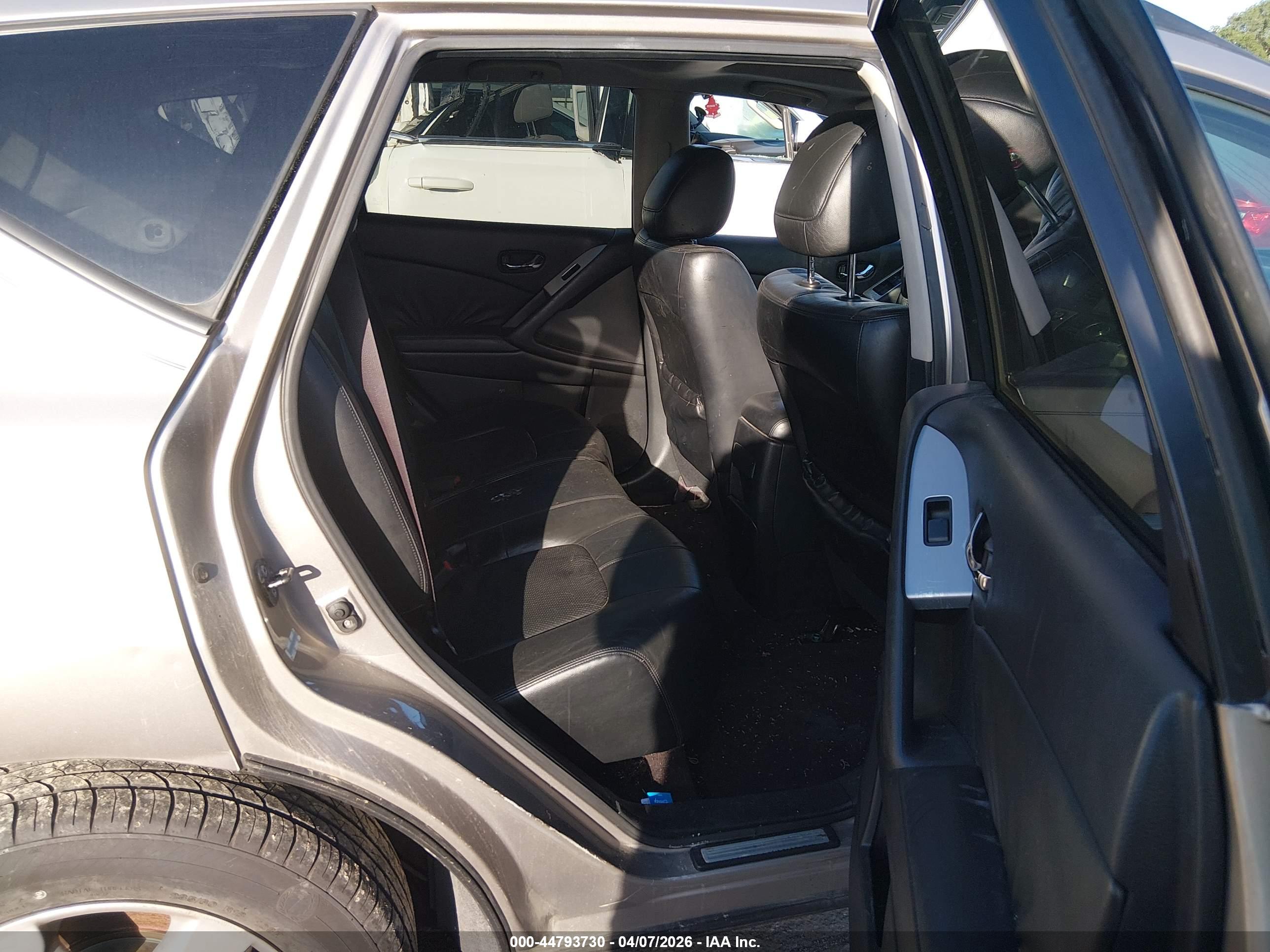 NISSAN MURANO image 8