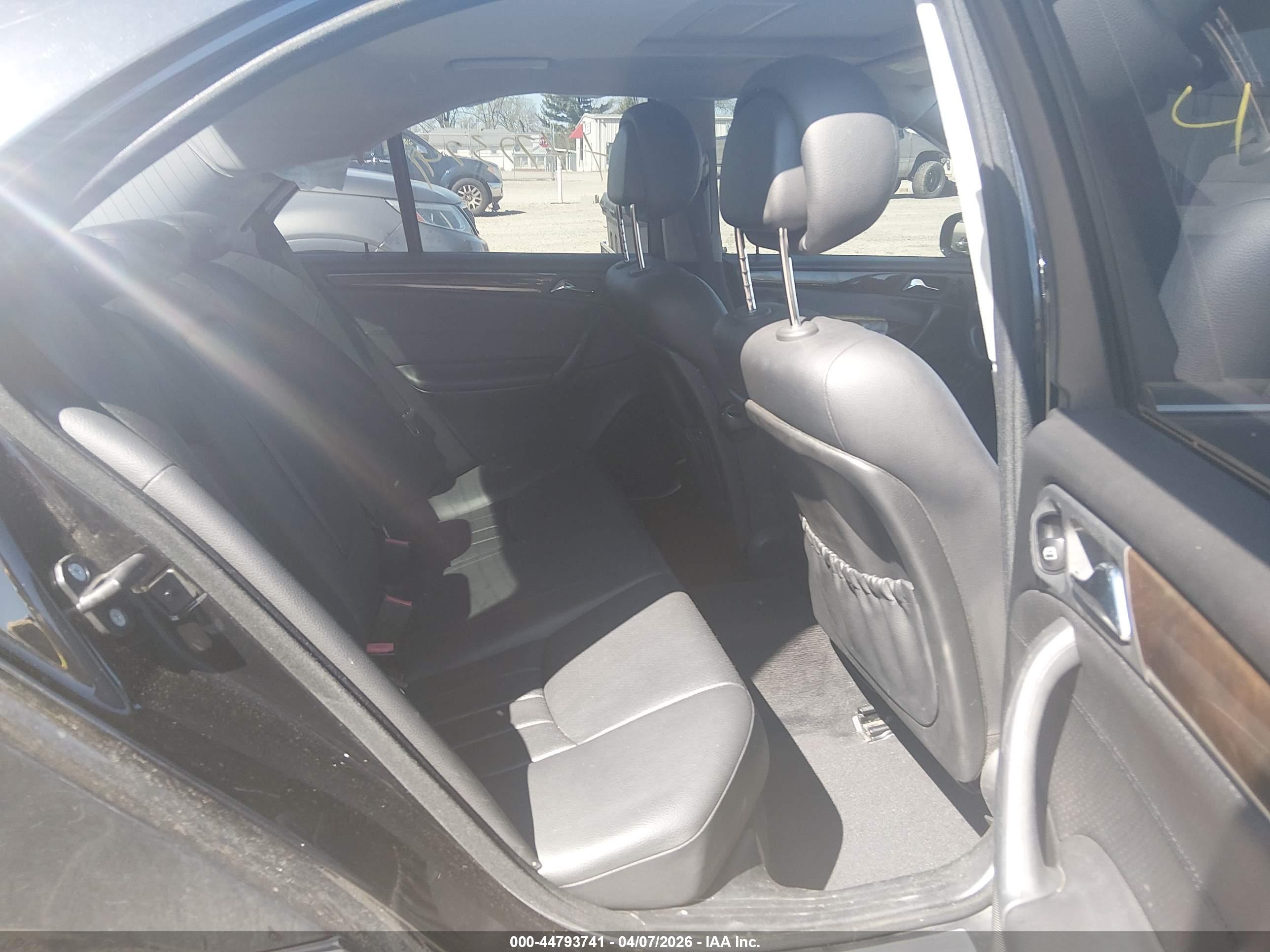 MERCEDES-BENZ C image 8
