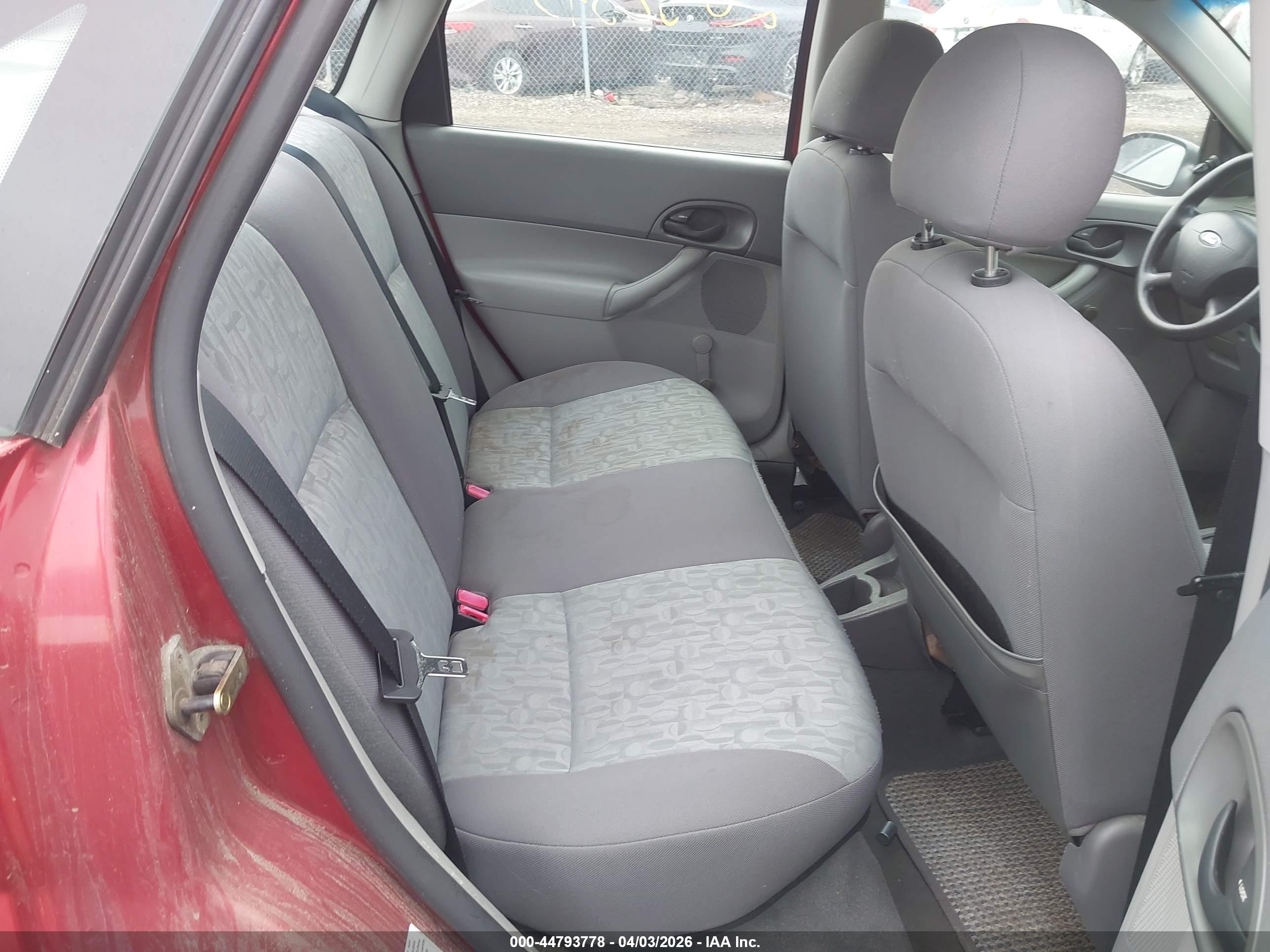 FORD FOCUS image 8