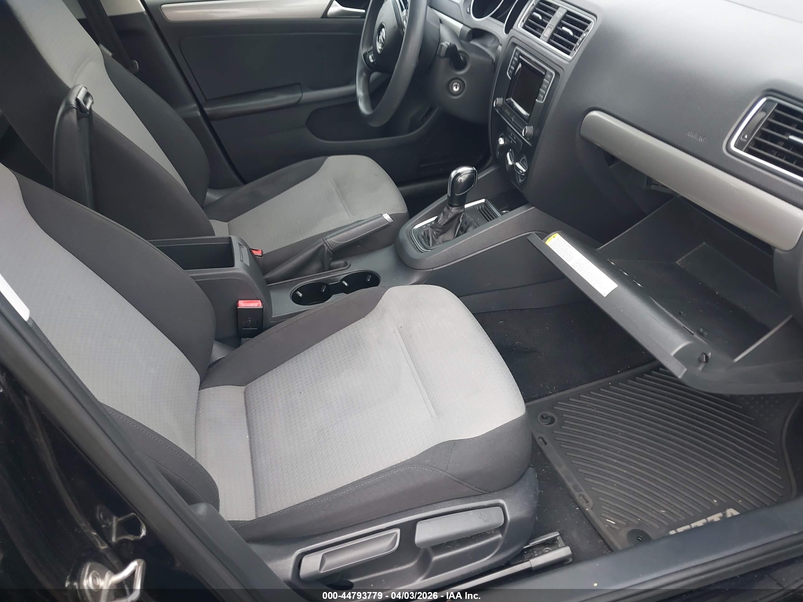 VOLKSWAGEN JETTA image 5