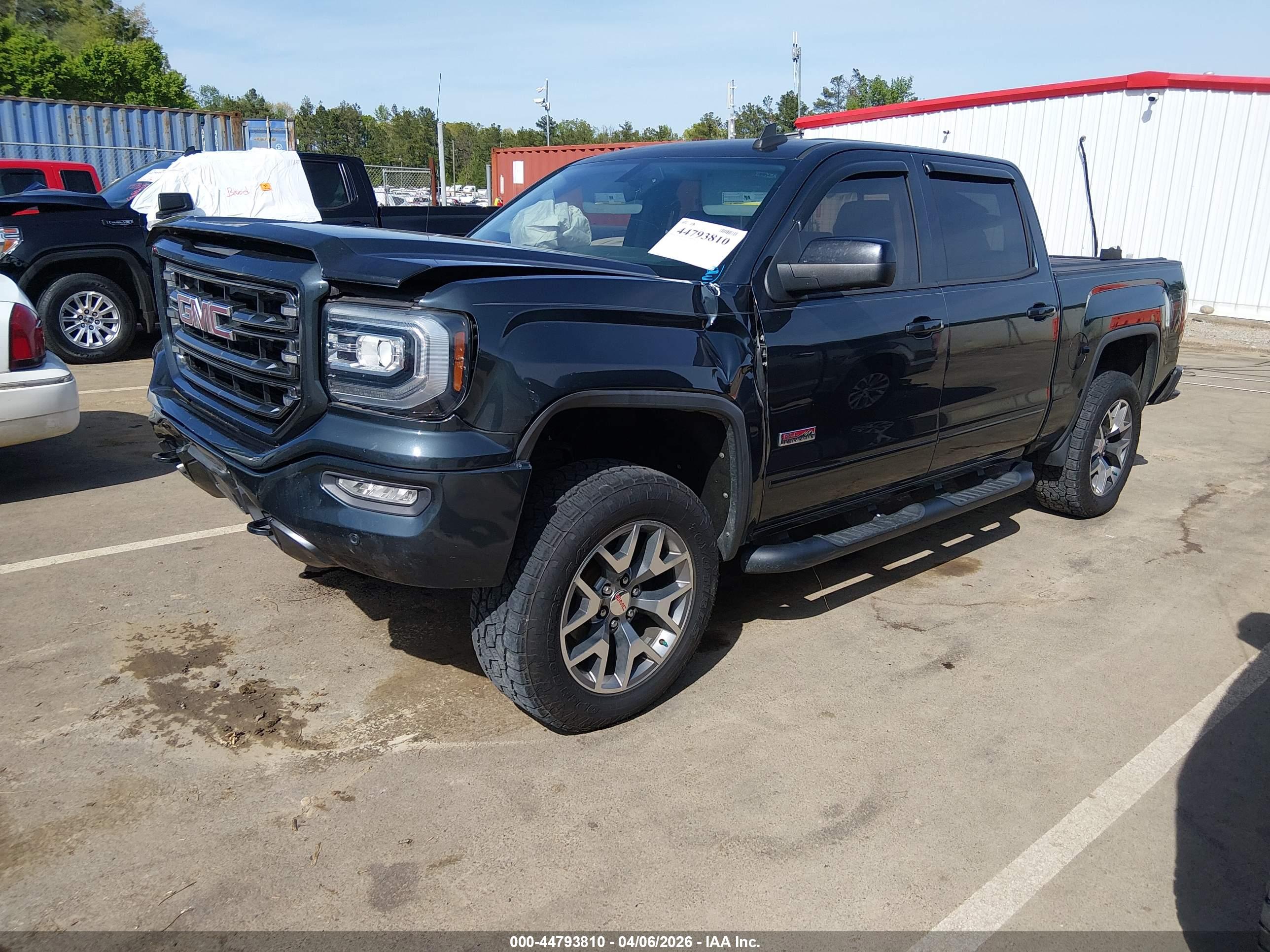 GMC SIERRA image 2