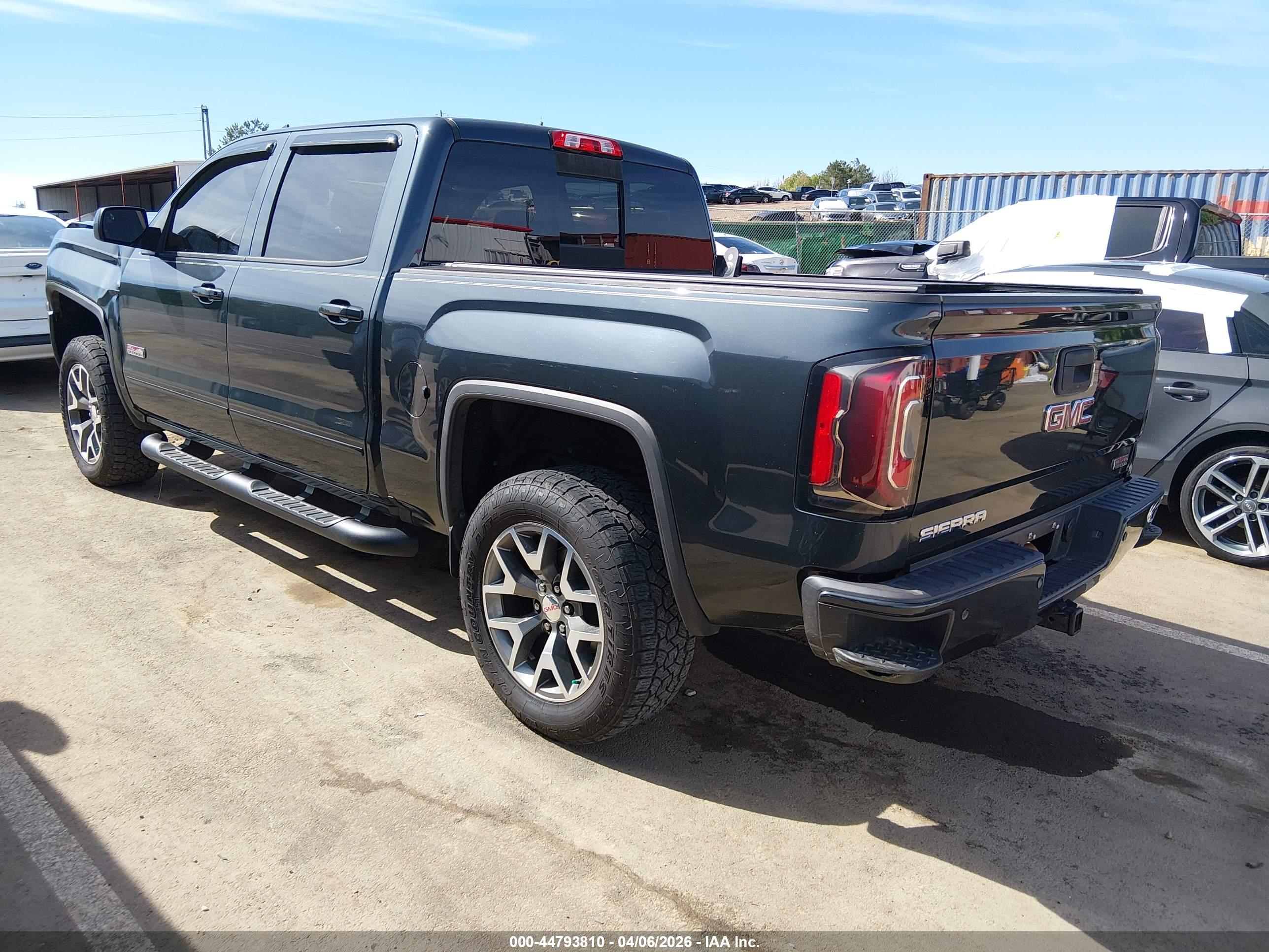 GMC SIERRA image 3