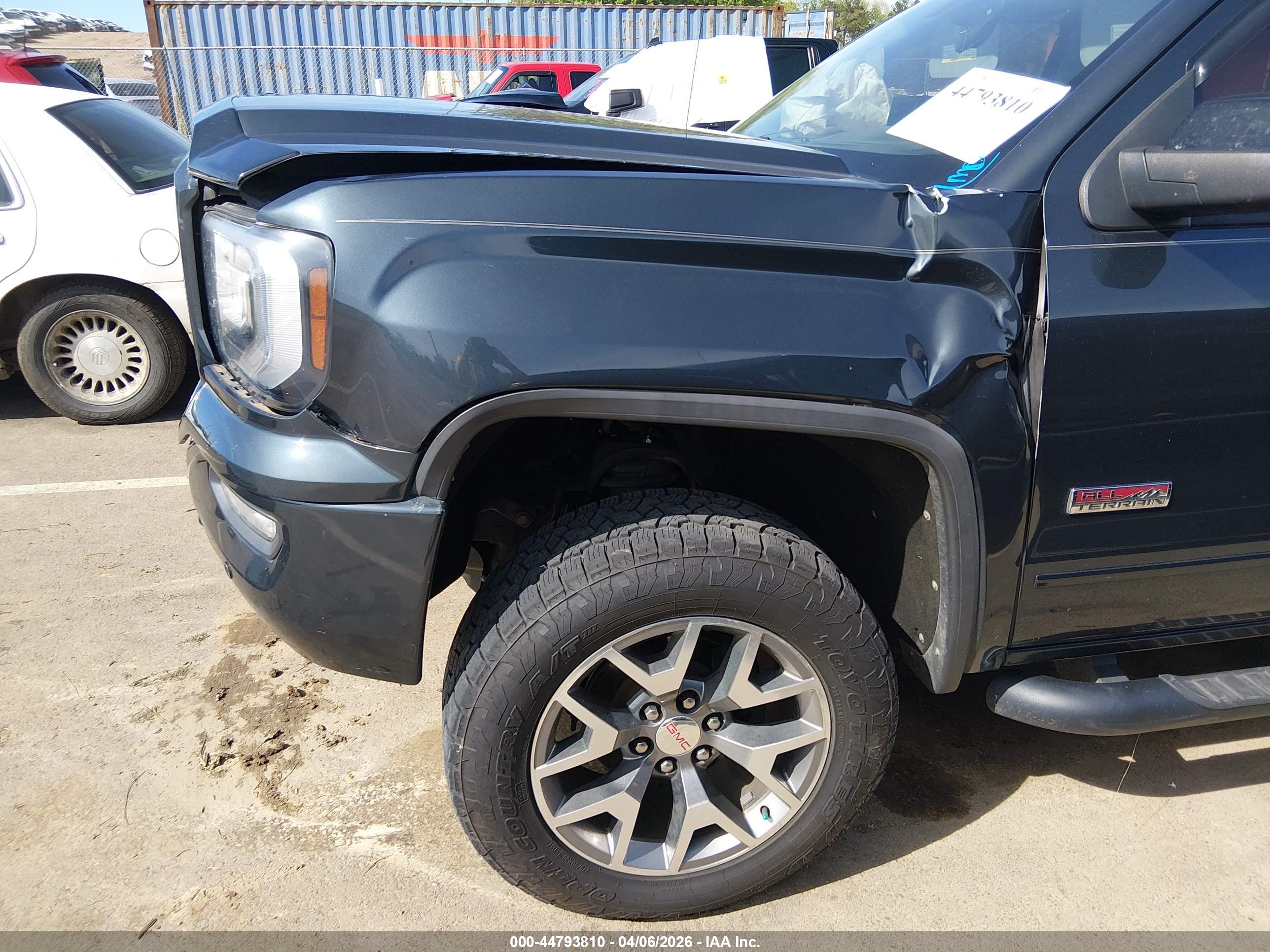 GMC SIERRA image 6