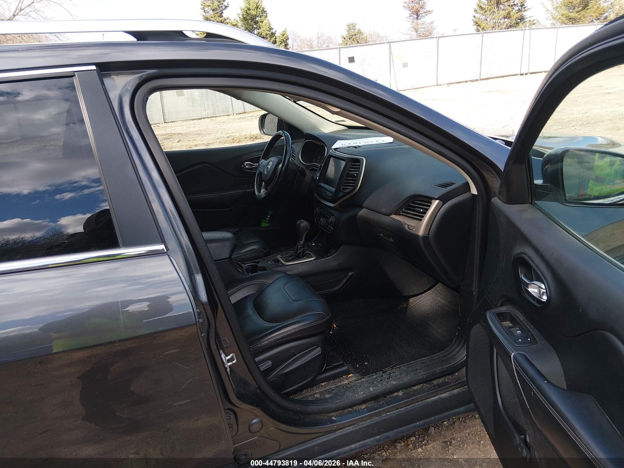 JEEP CHEROKEE image 5