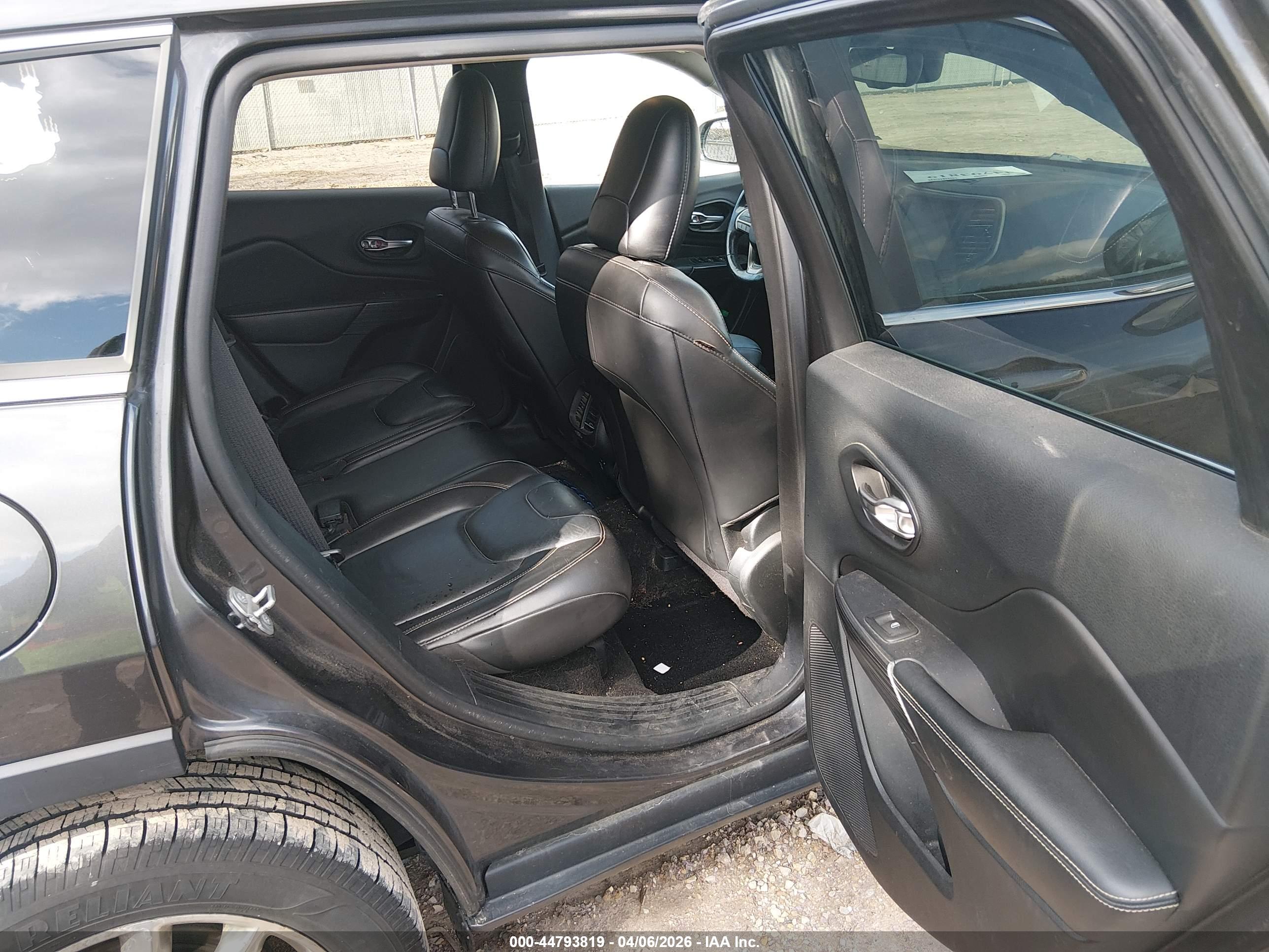 JEEP CHEROKEE image 8