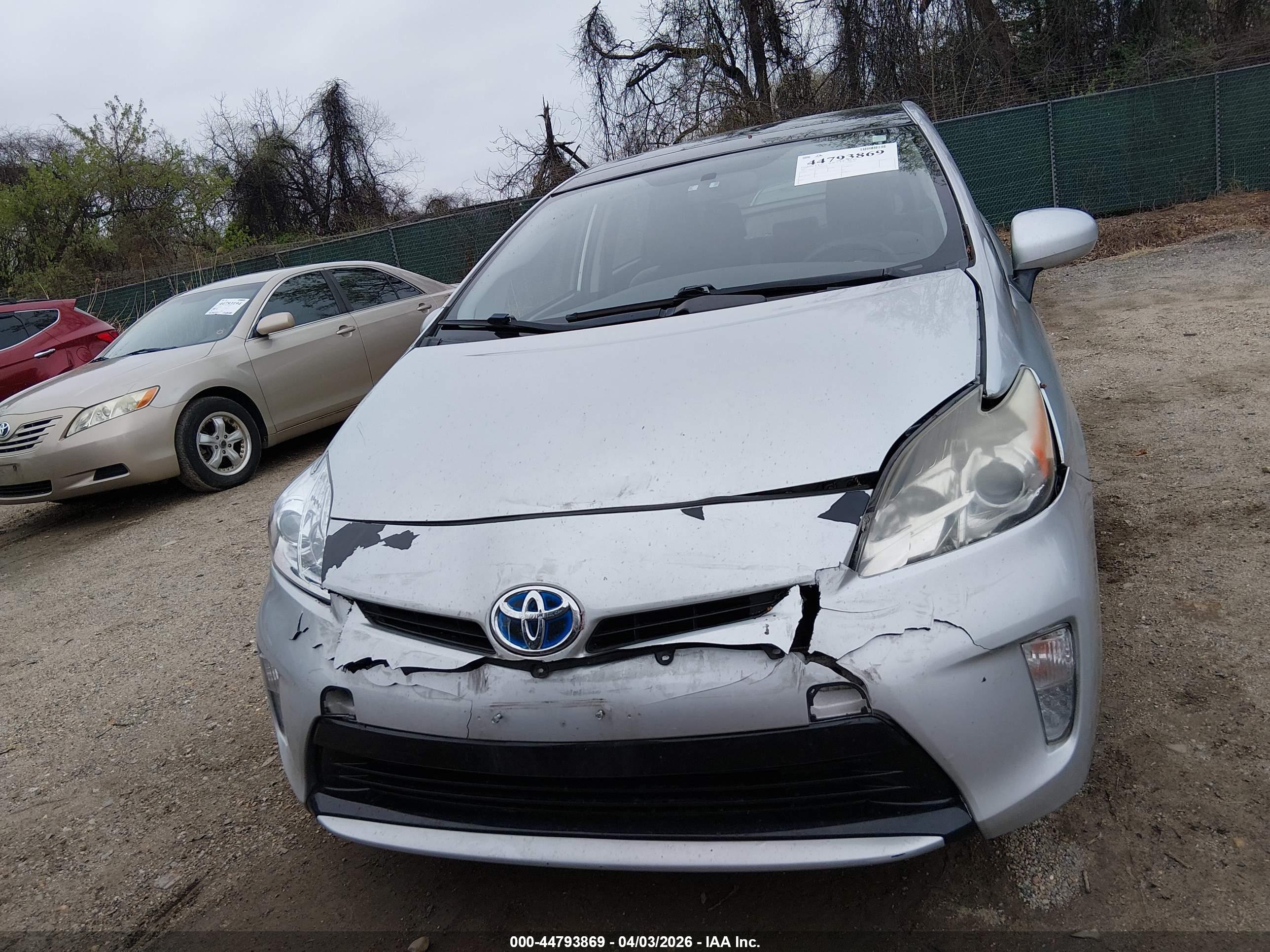 TOYOTA PRIUS image 6