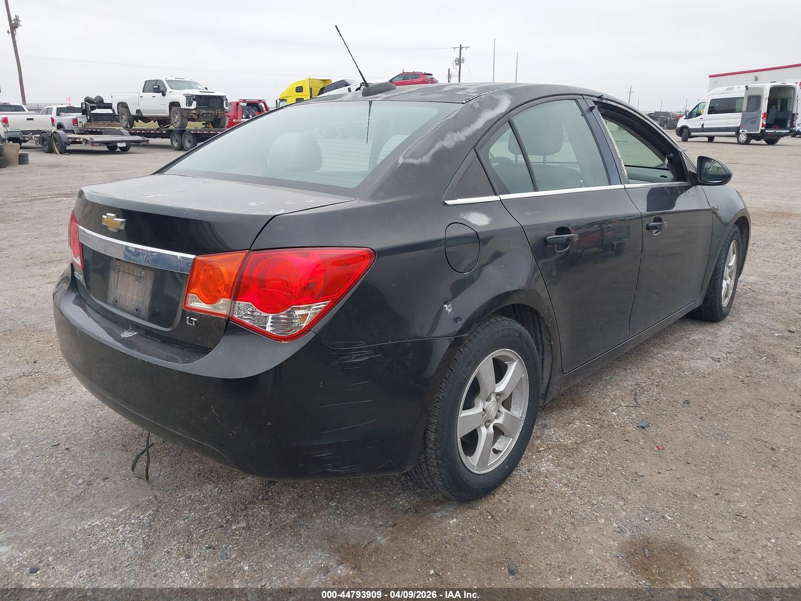 CHEVROLET CRUZE image 4
