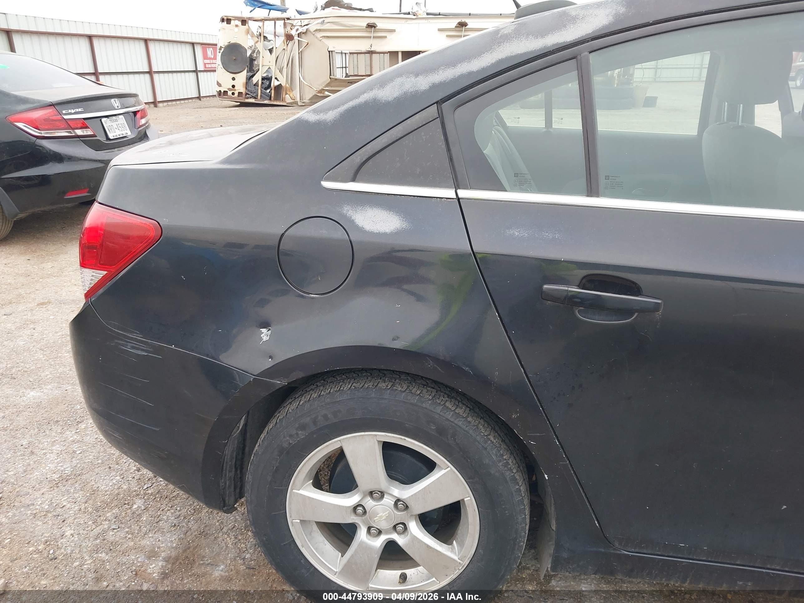 CHEVROLET CRUZE image 6