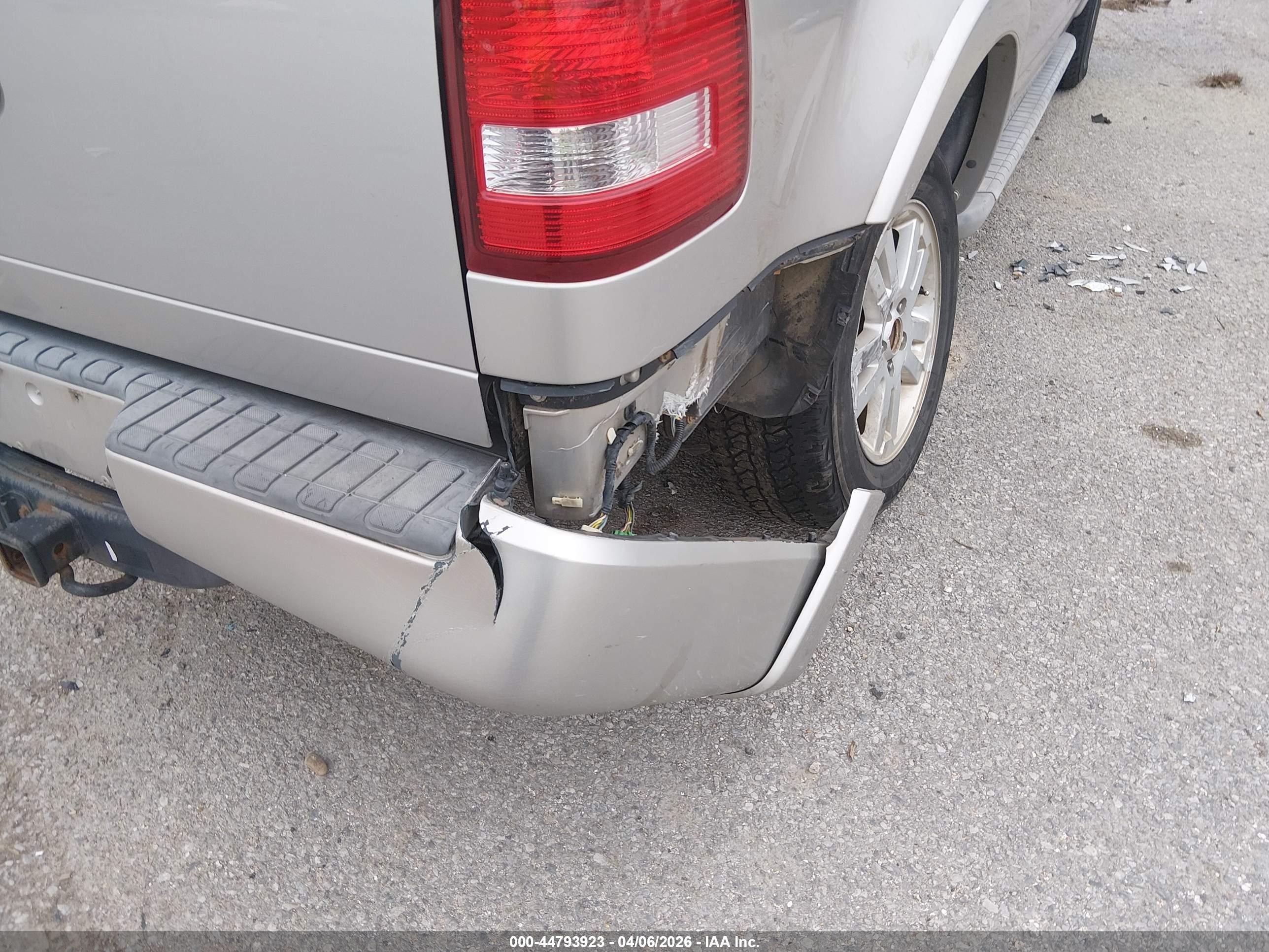 FORD EXPLORER image 6