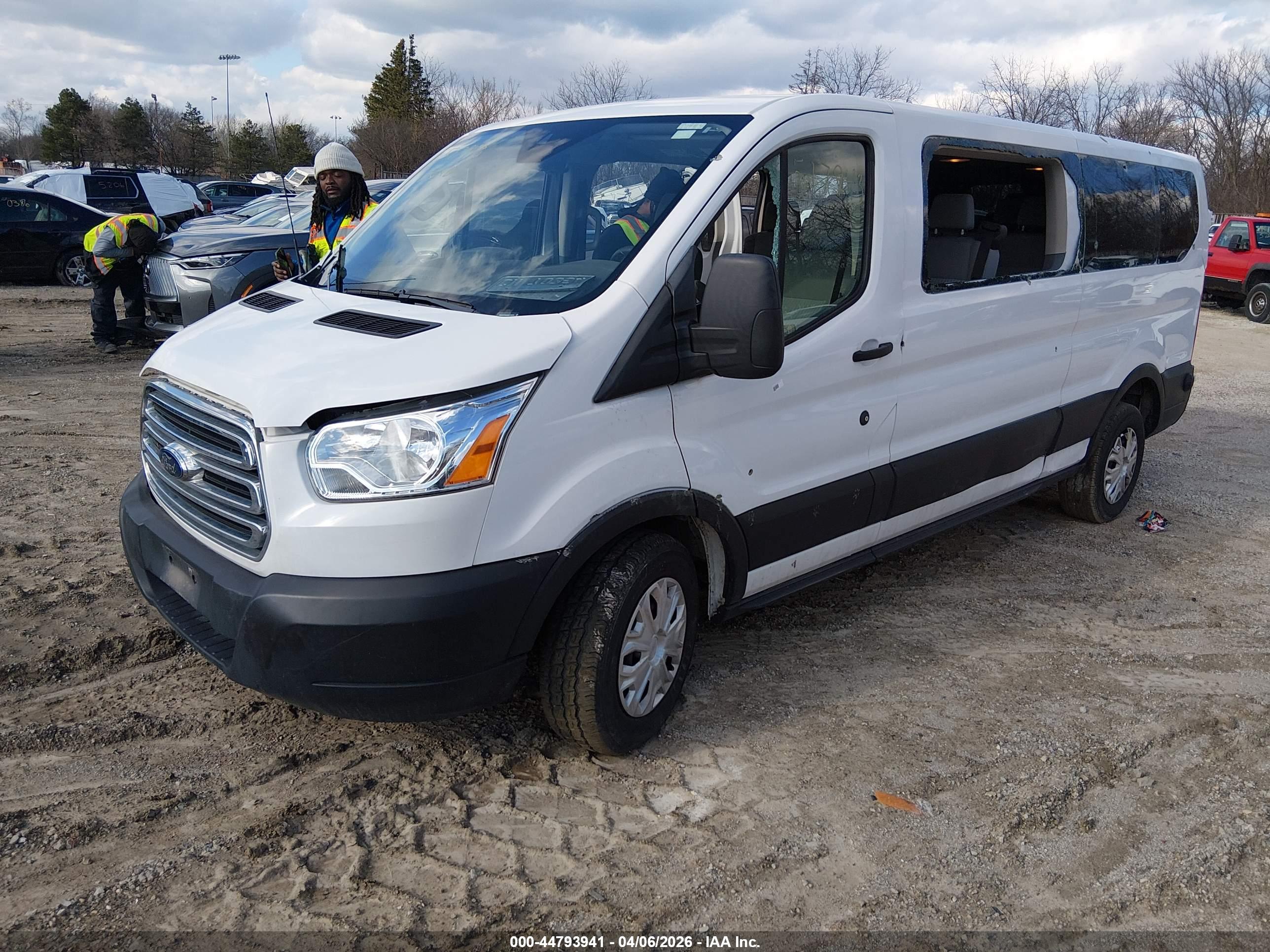 FORD TRANSIT-350 image 2