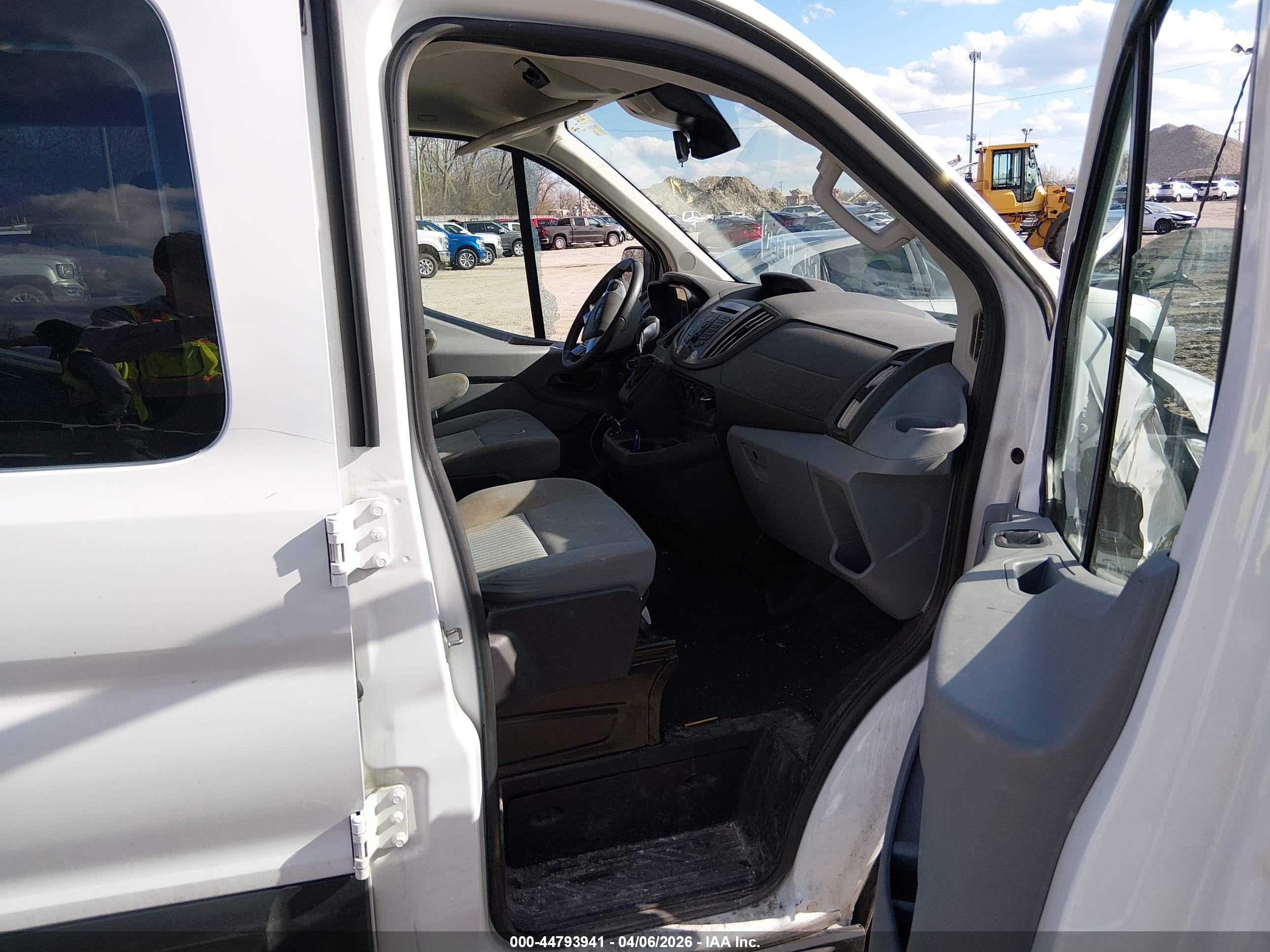 FORD TRANSIT-350 image 5