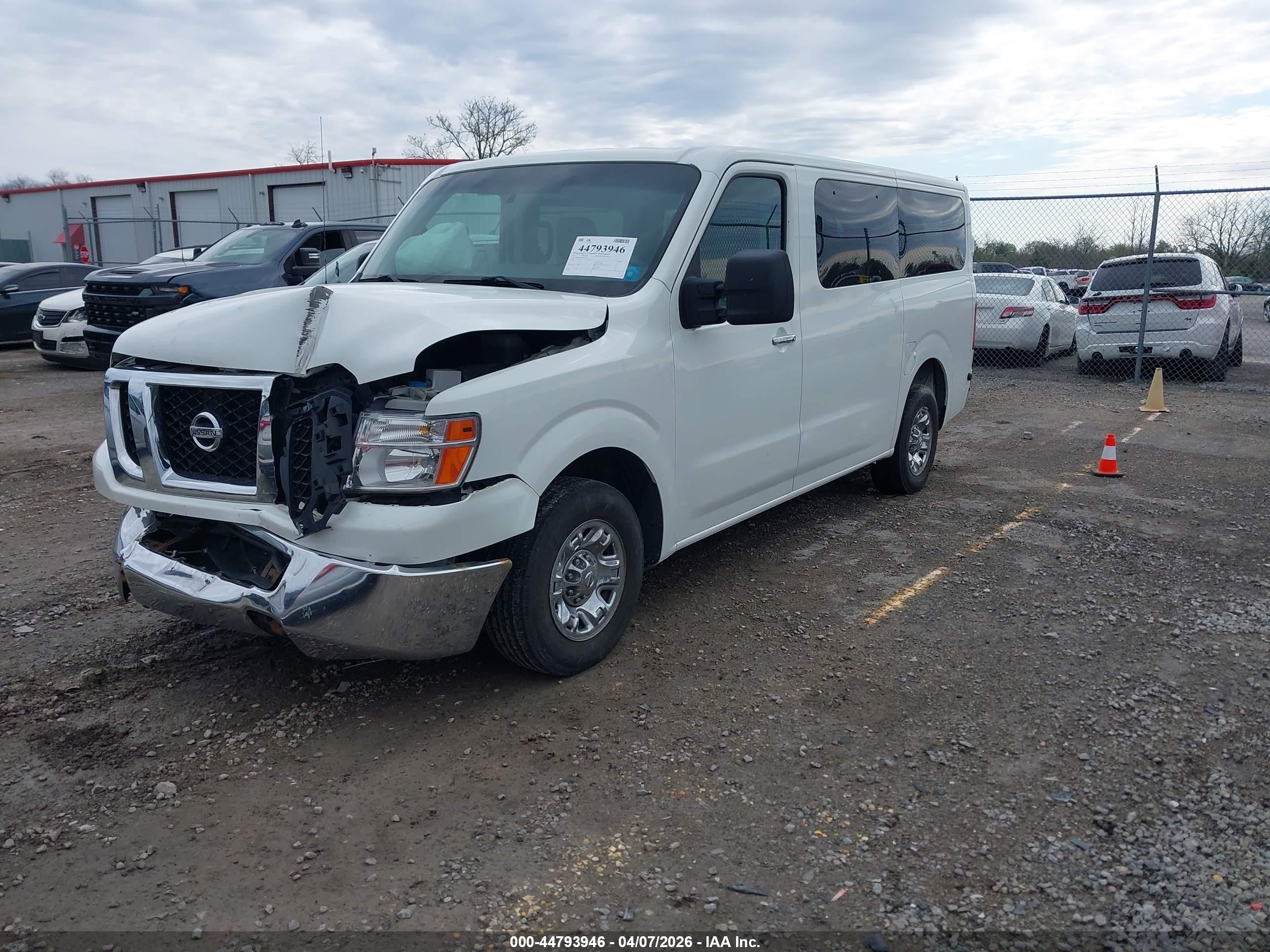 NISSAN NV image 2