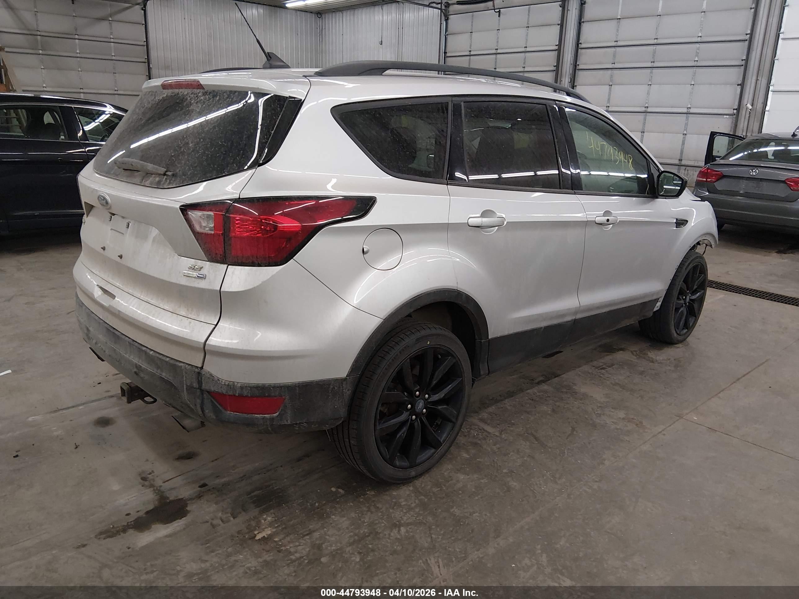 FORD ESCAPE image 4