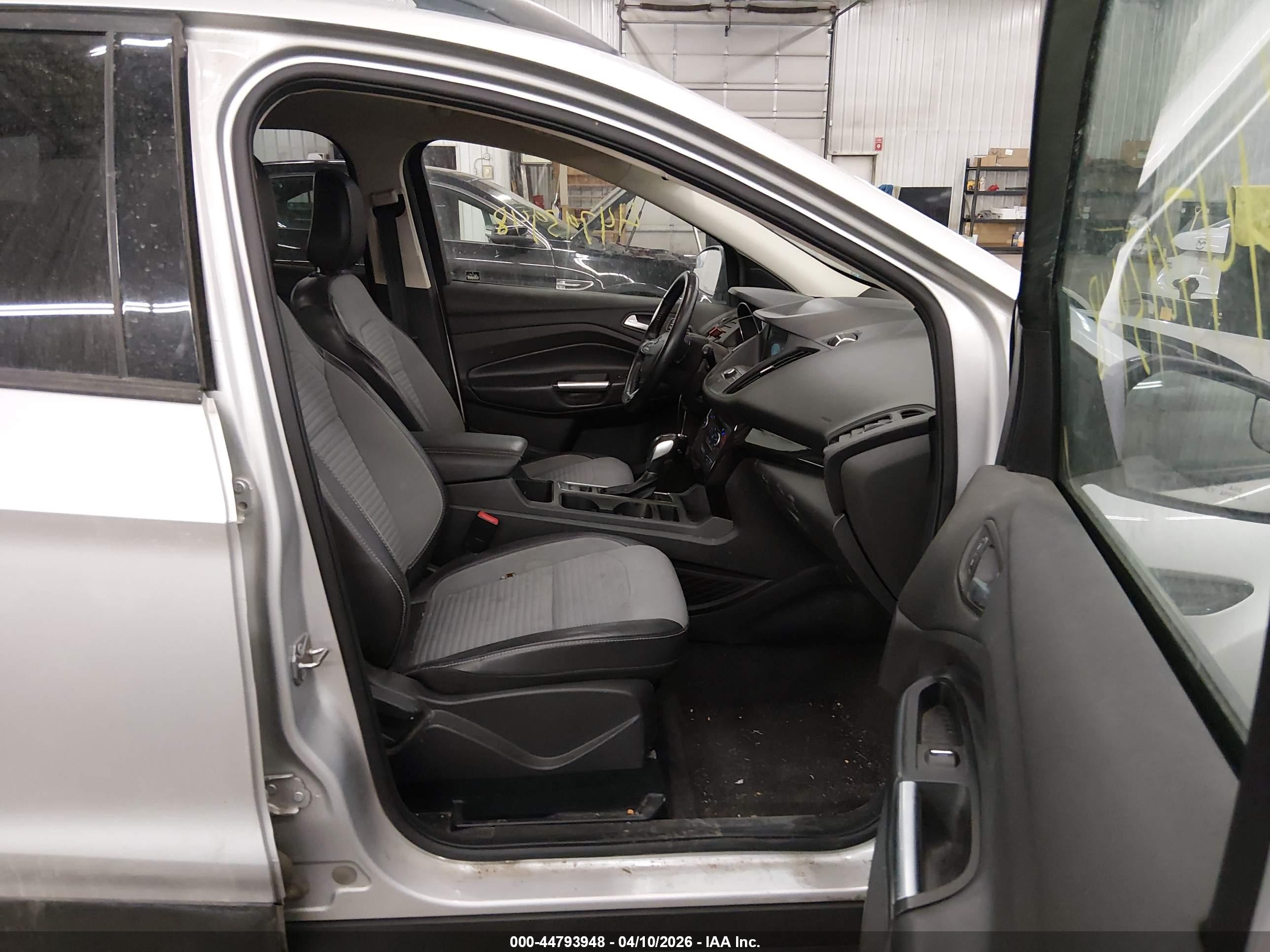 FORD ESCAPE image 5
