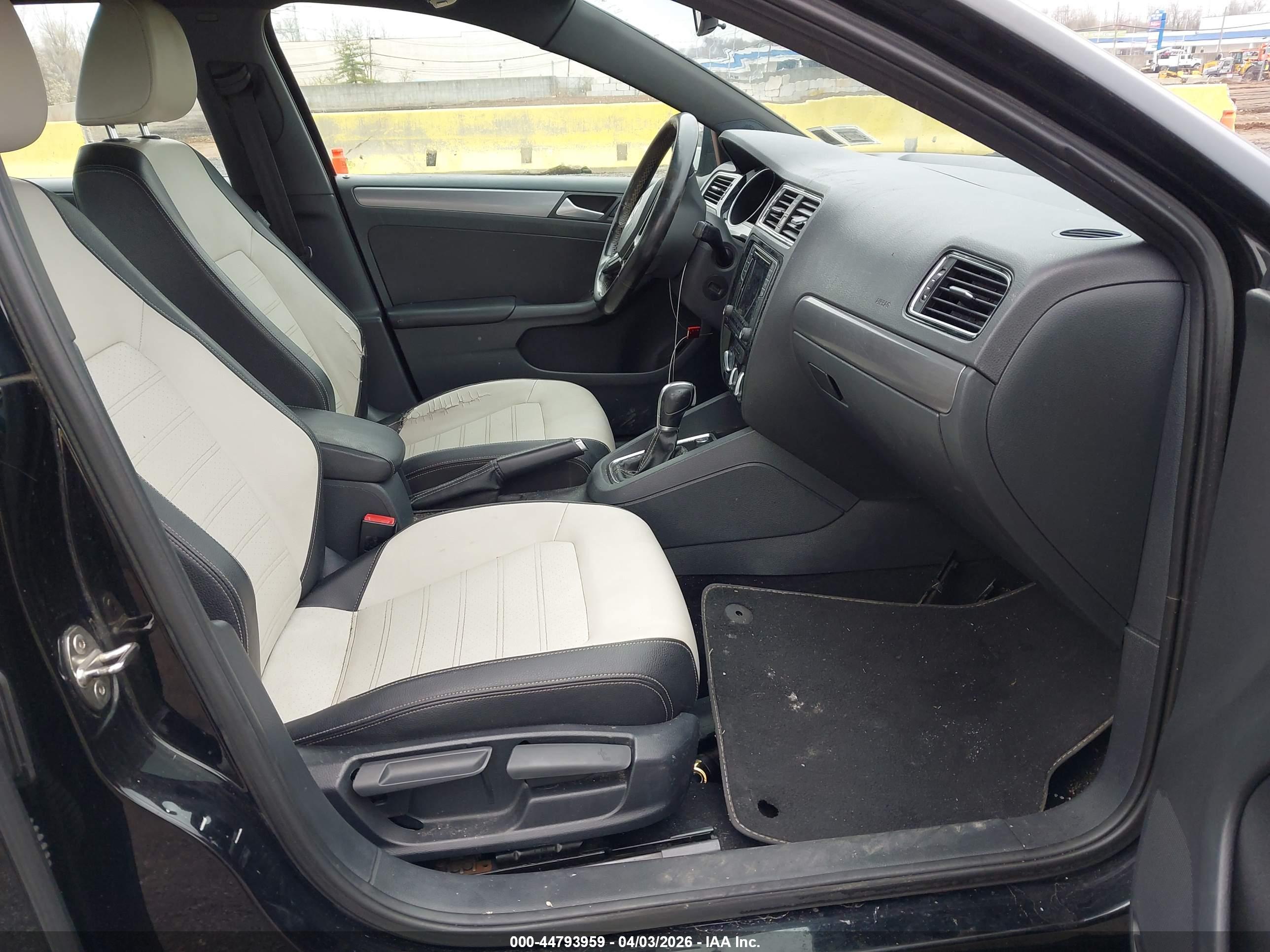 VOLKSWAGEN JETTA image 5