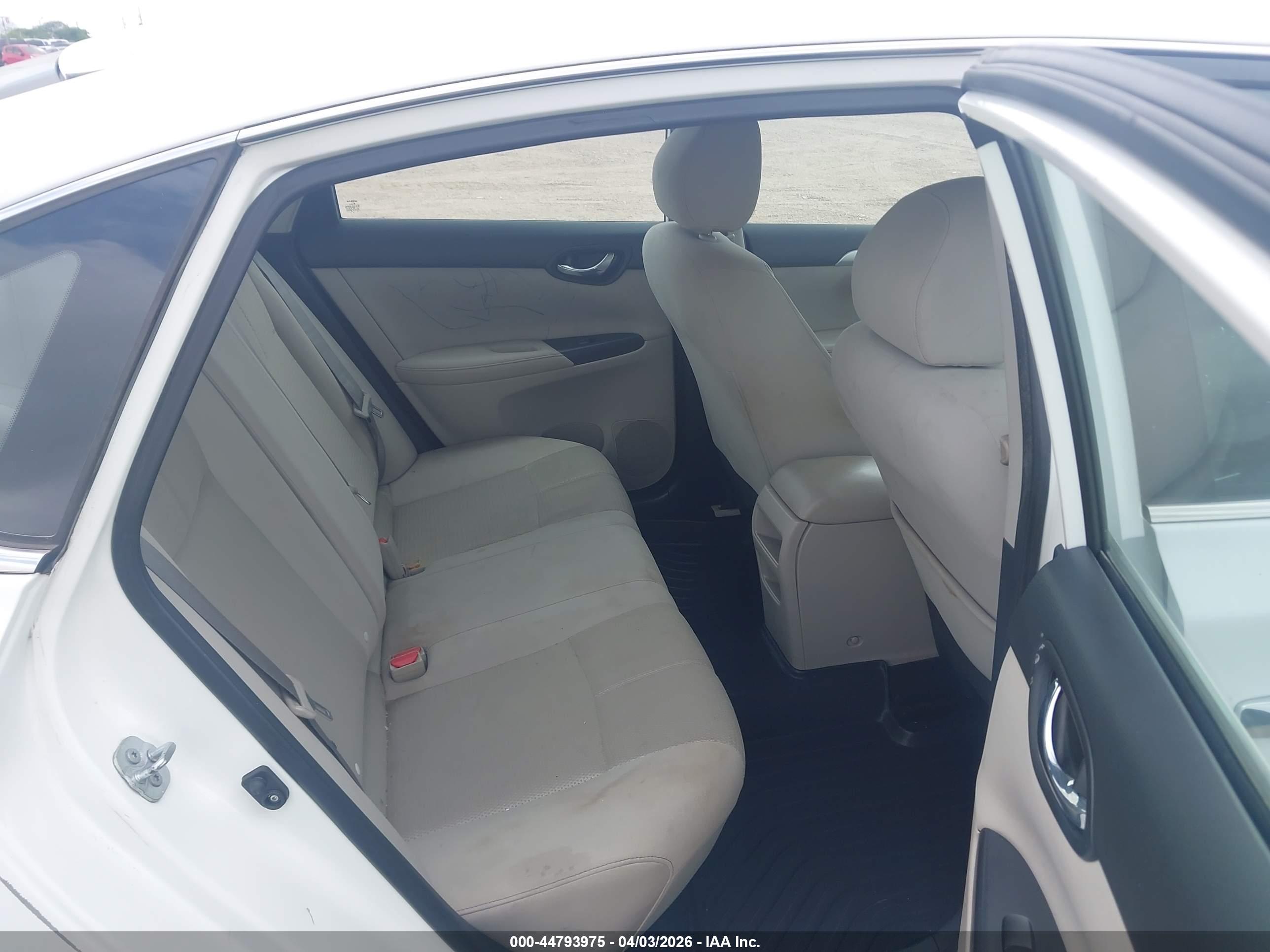 NISSAN SENTRA image 8