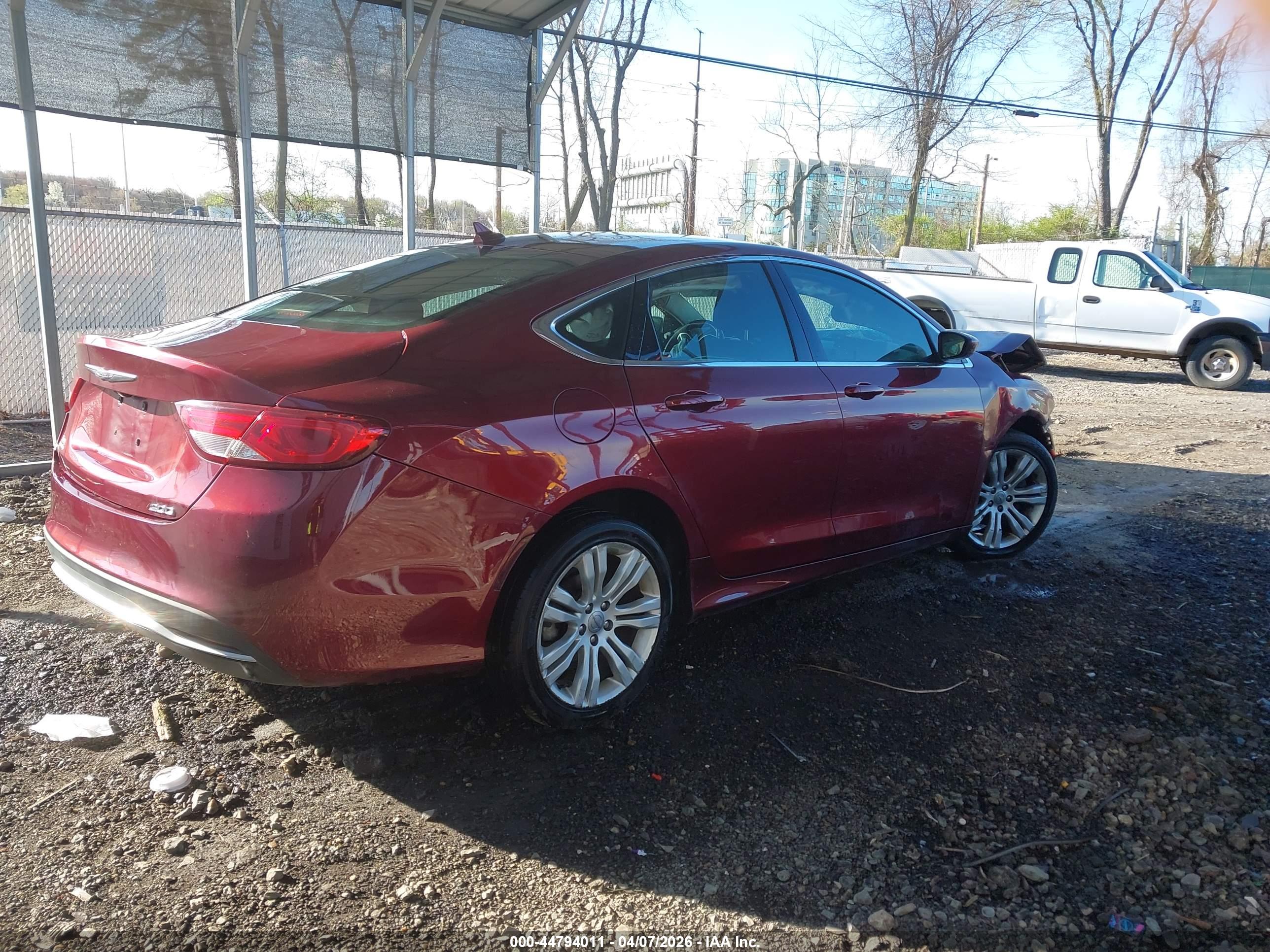 CHRYSLER 200 image 4