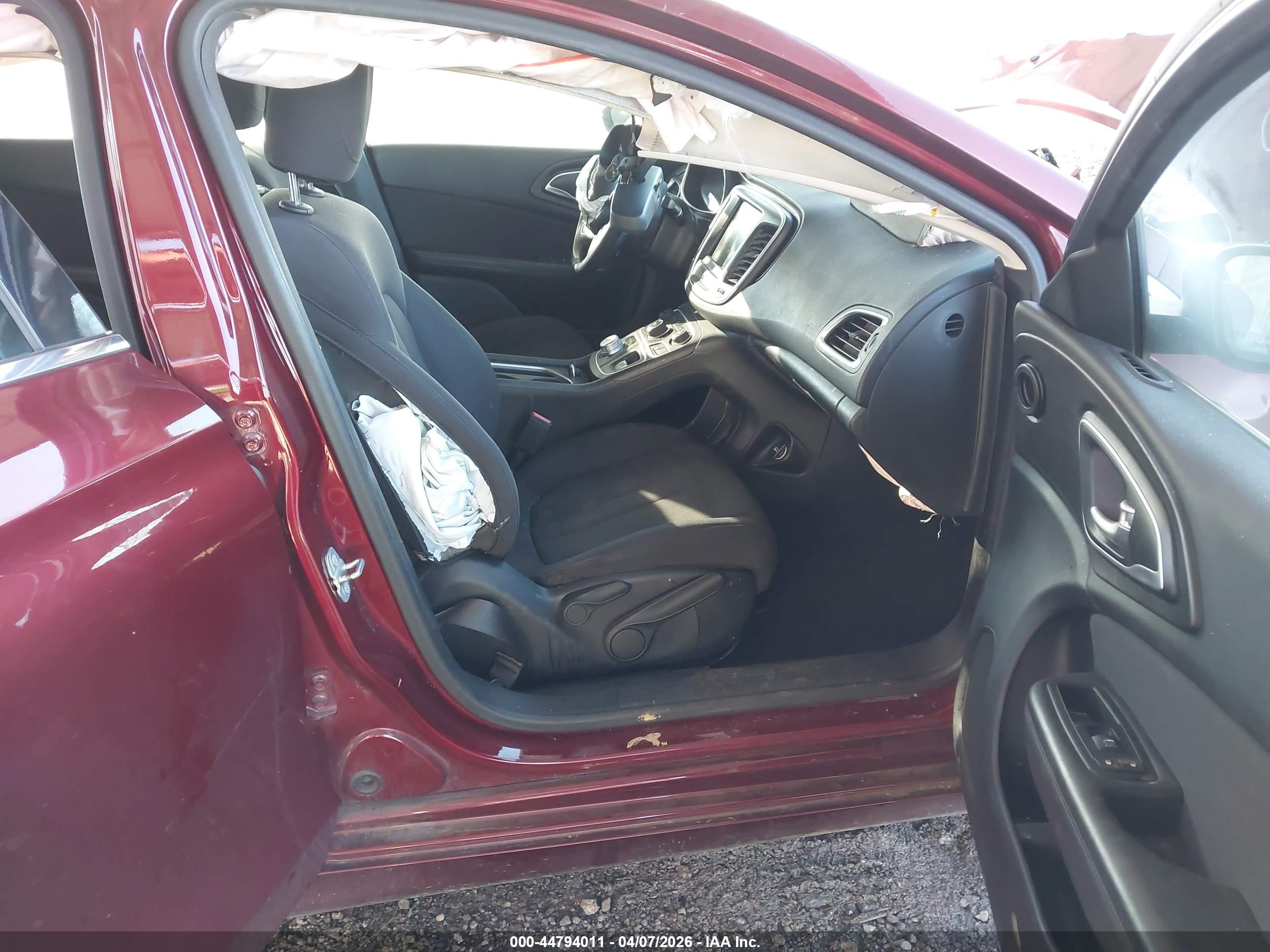 CHRYSLER 200 image 5