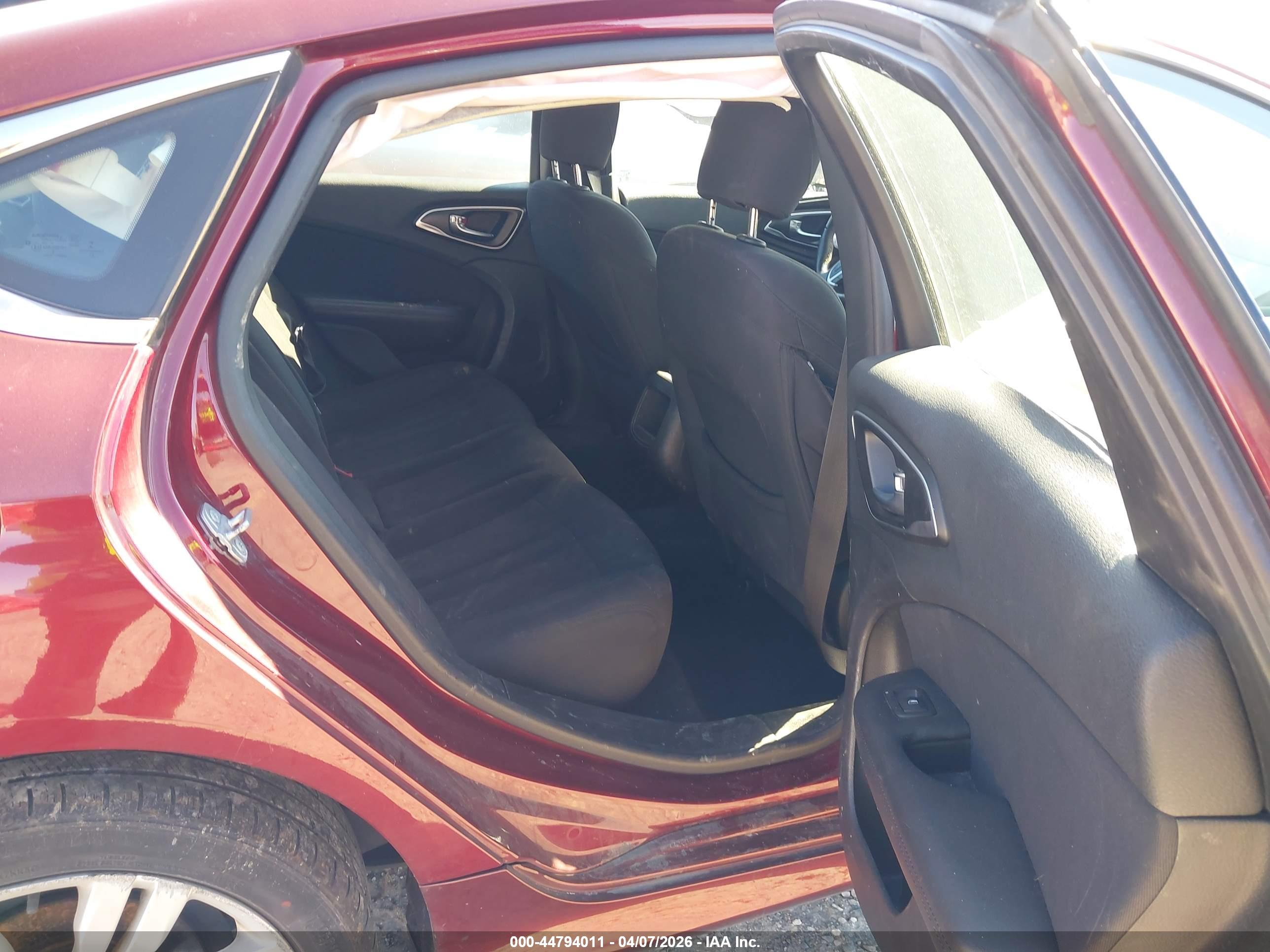 CHRYSLER 200 image 8