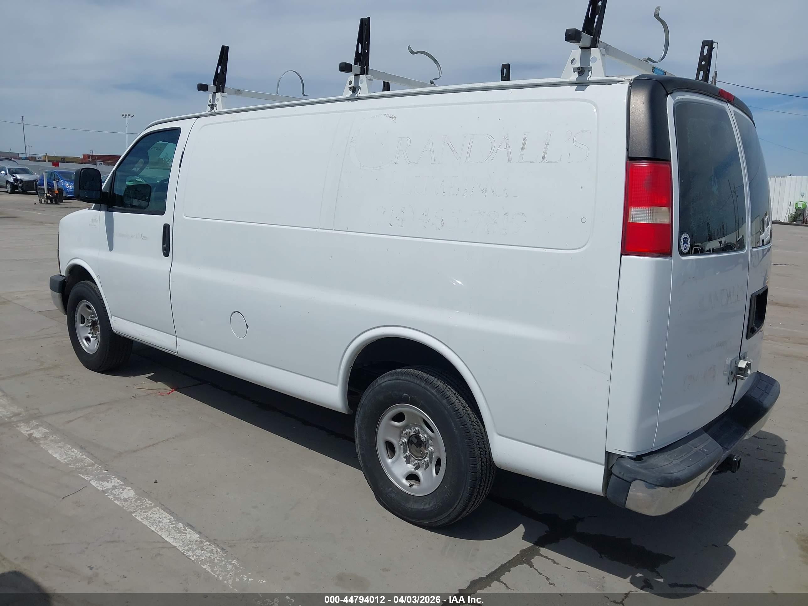 CHEVROLET EXPRESS image 3