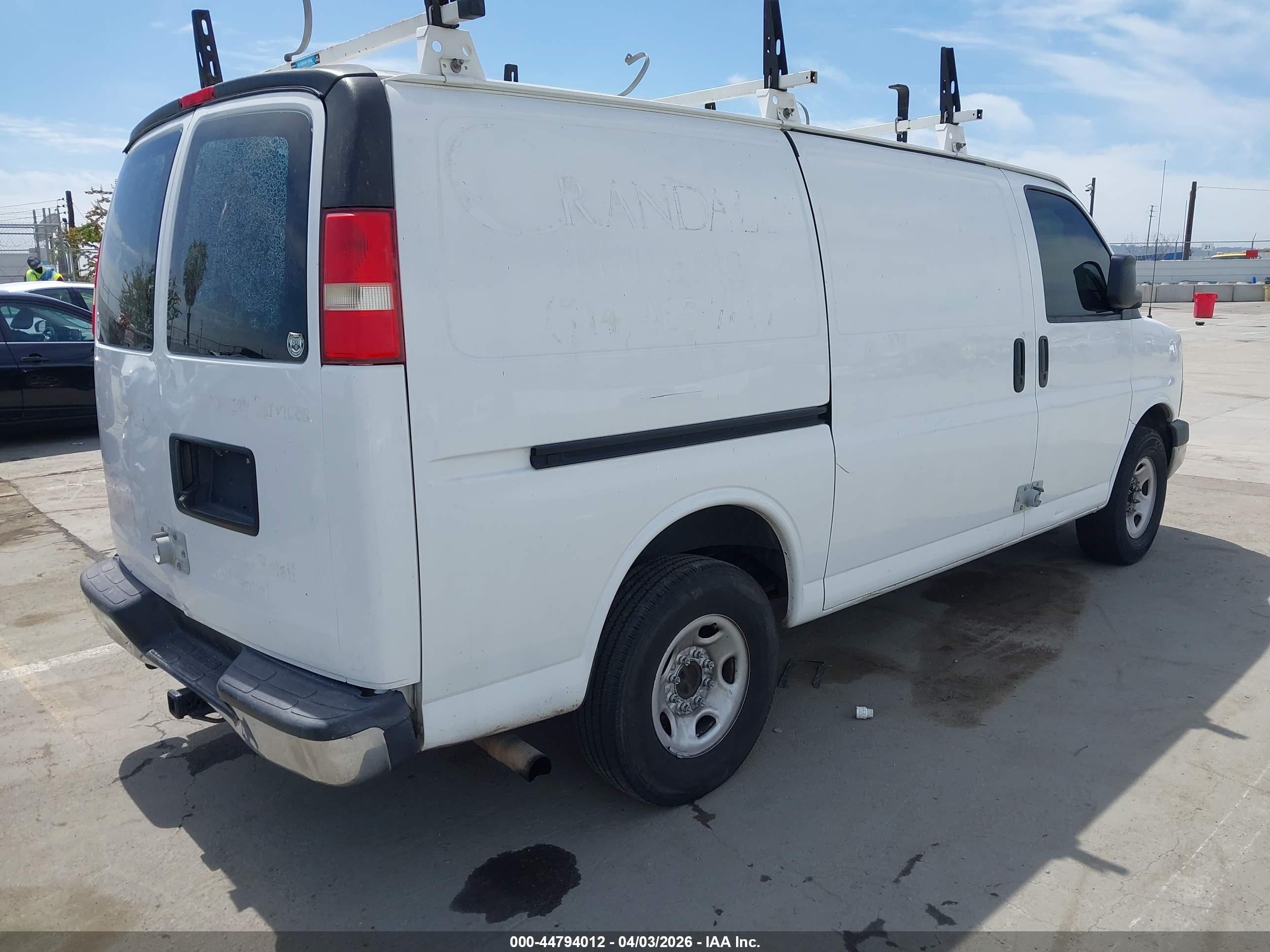 CHEVROLET EXPRESS image 4