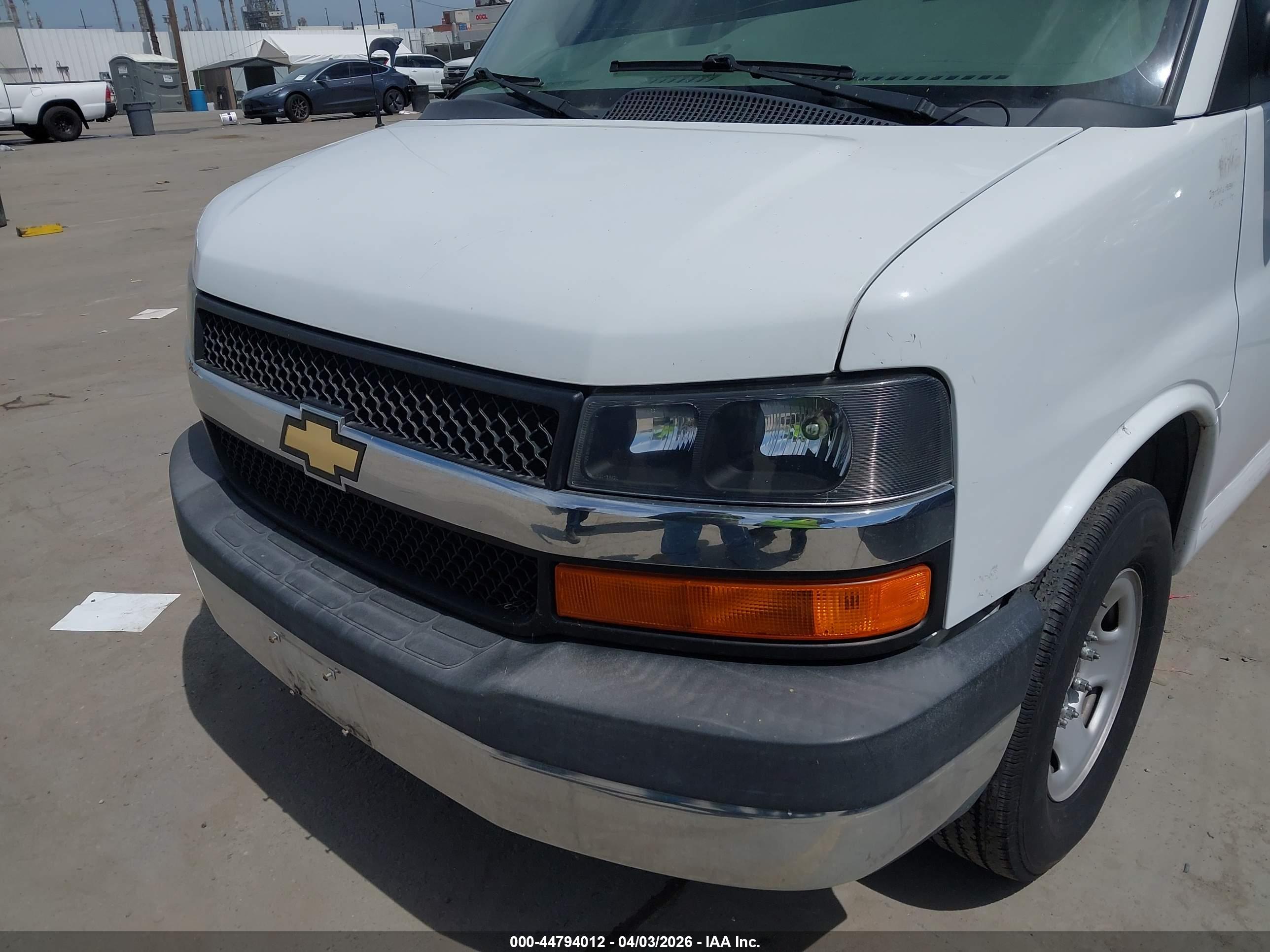 CHEVROLET EXPRESS image 6