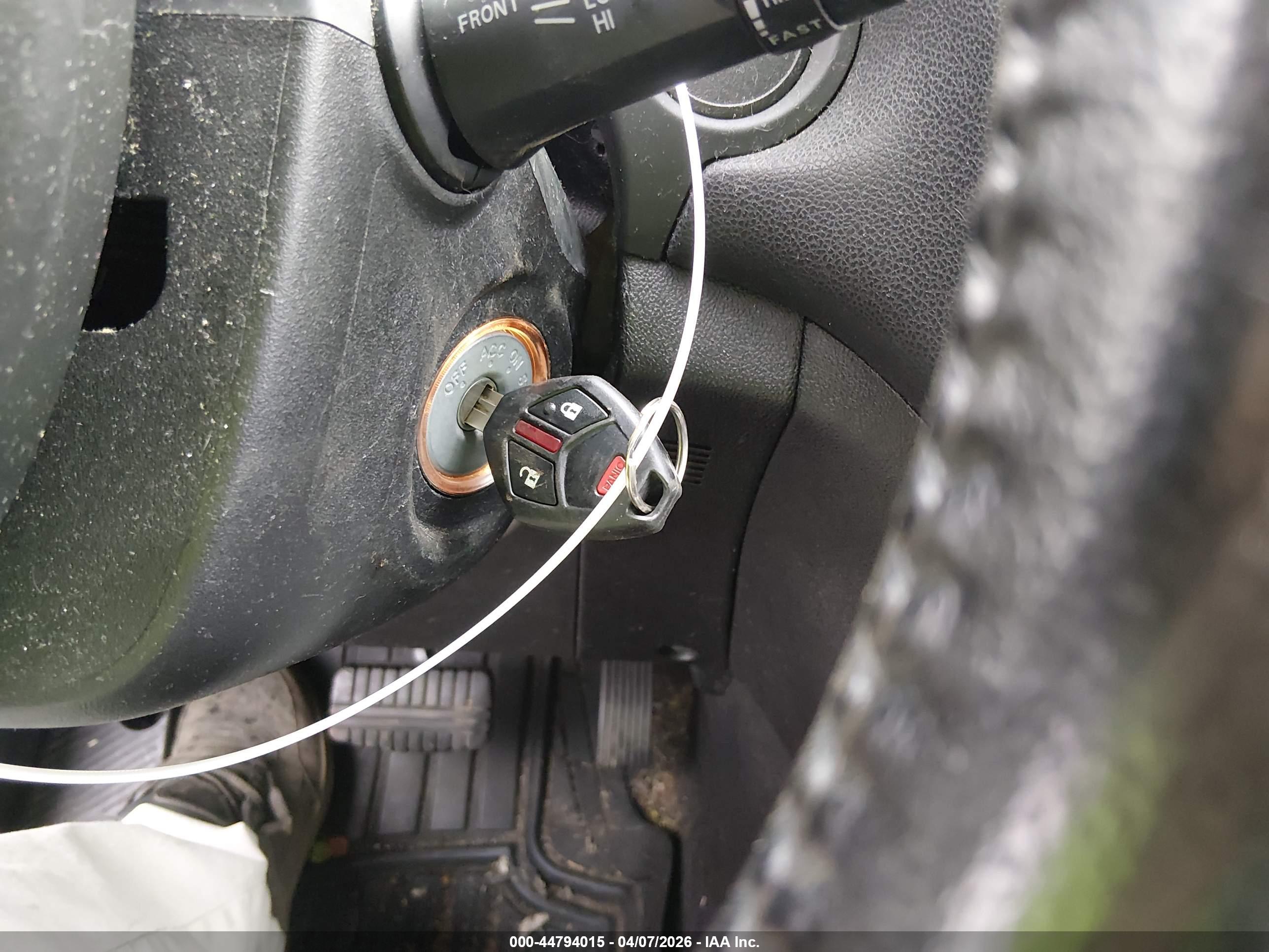 MITSUBISHI OUTLANDER image 11