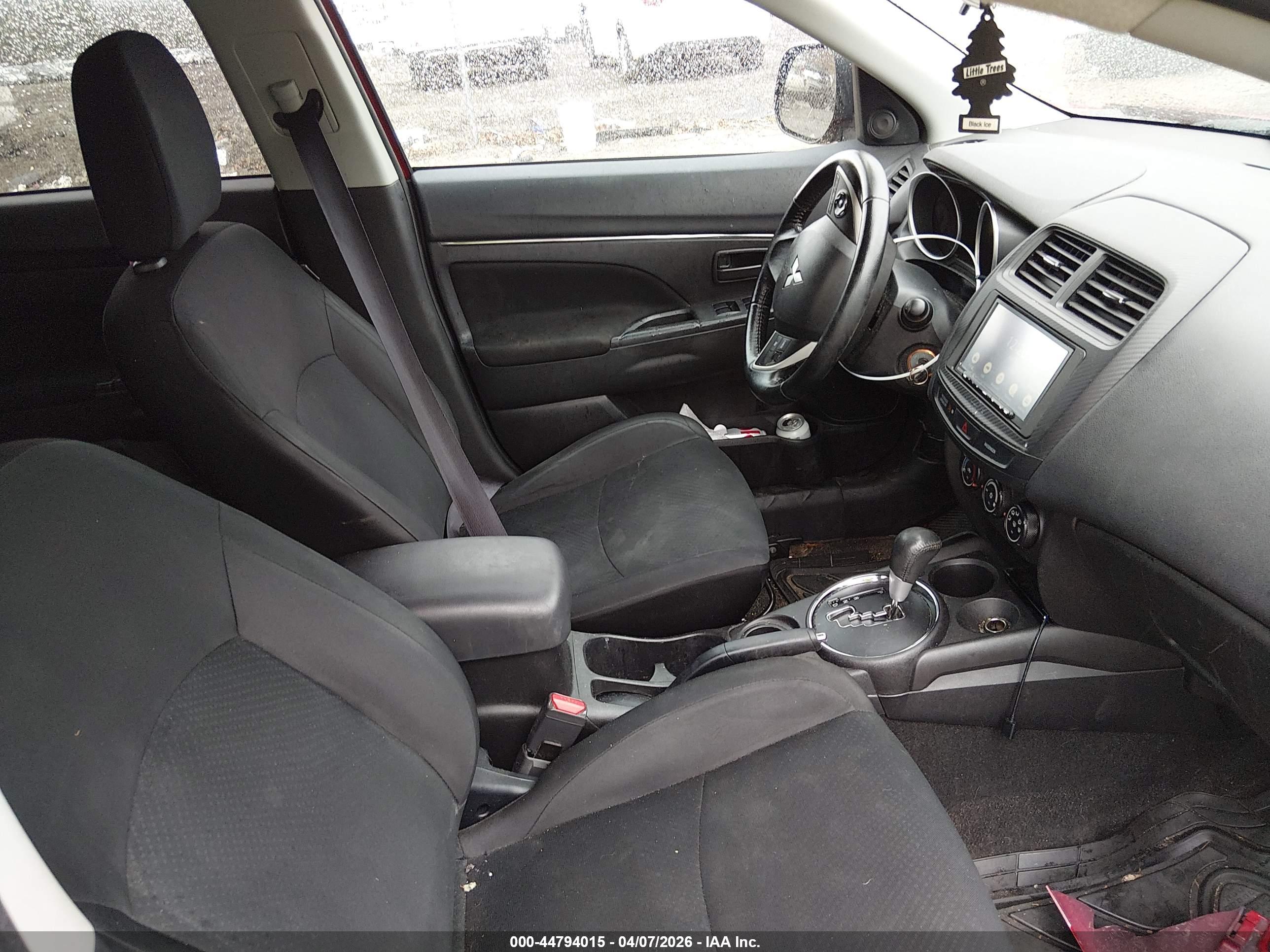 MITSUBISHI OUTLANDER image 5
