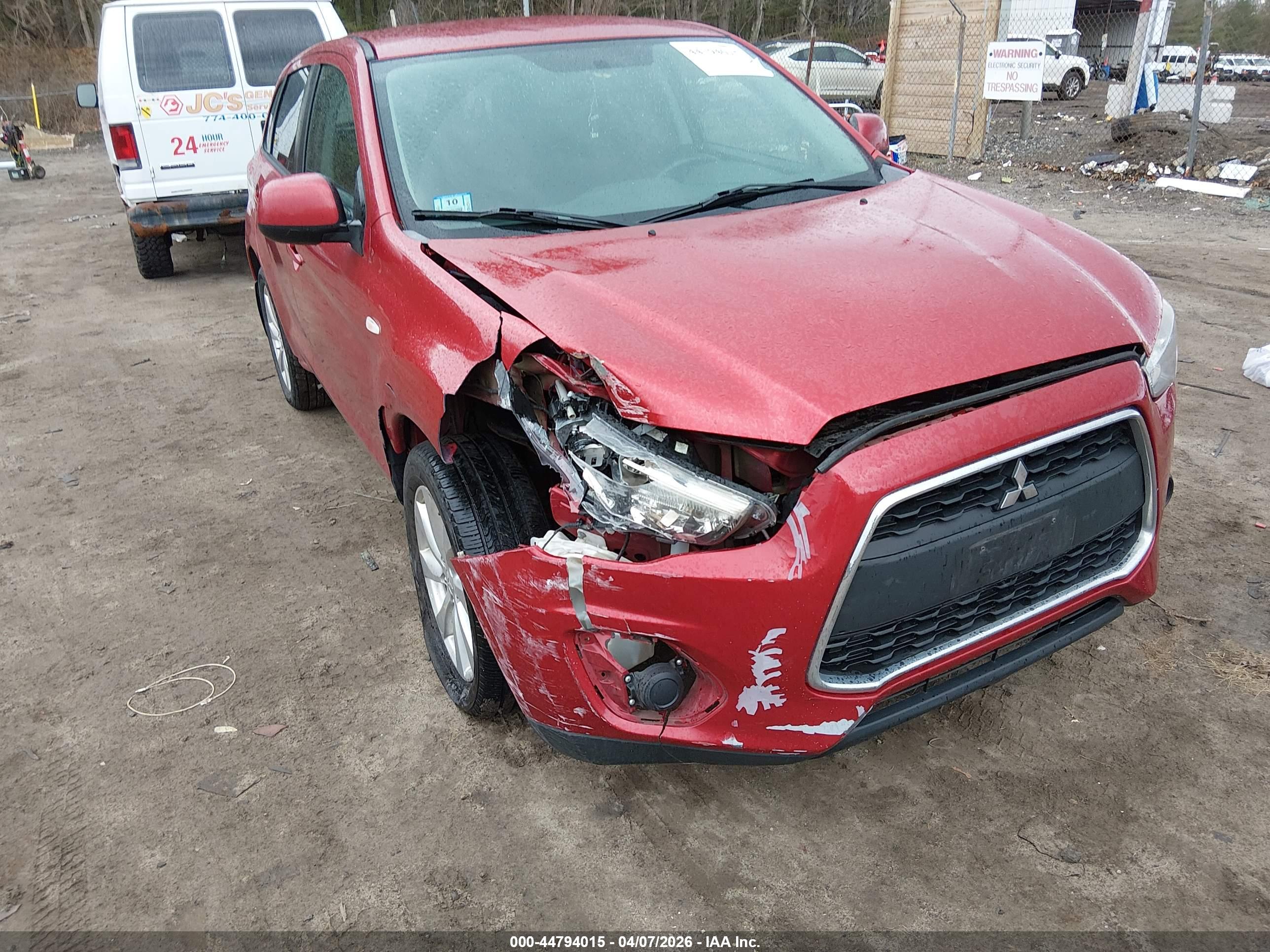 MITSUBISHI OUTLANDER image 6