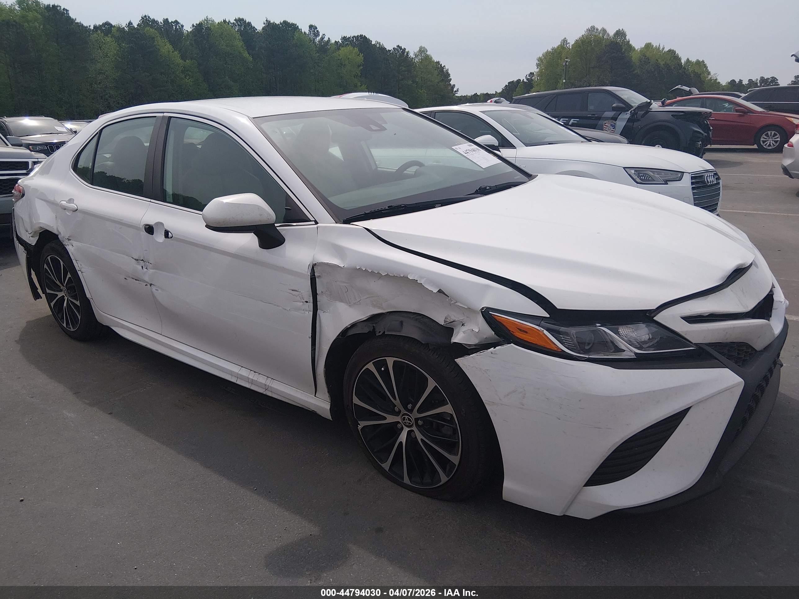 TOYOTA CAMRY image 6