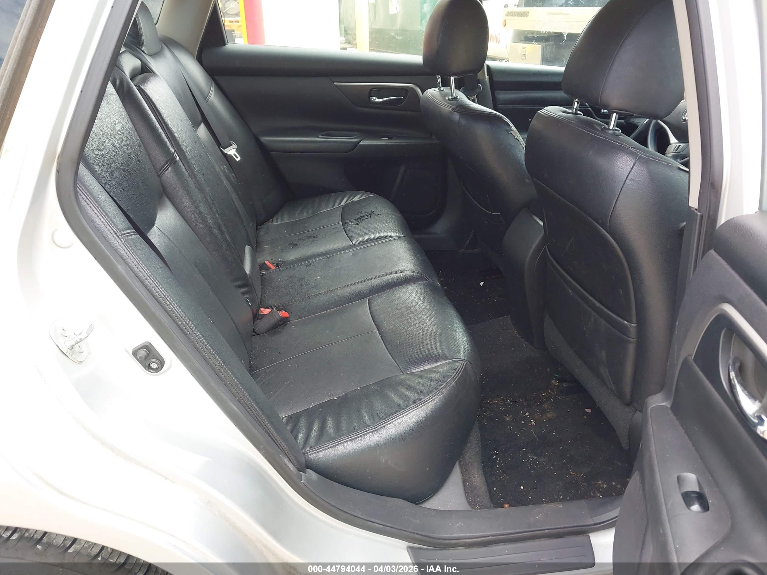 NISSAN ALTIMA image 8