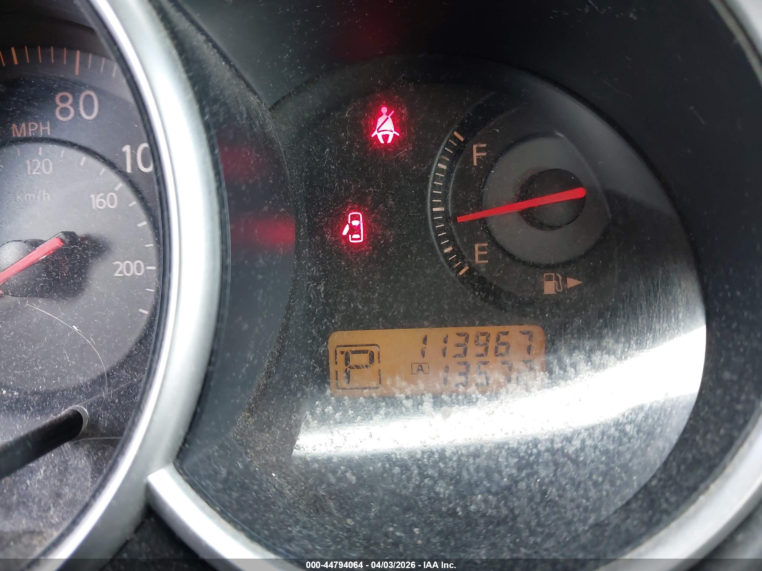 NISSAN VERSA image 7