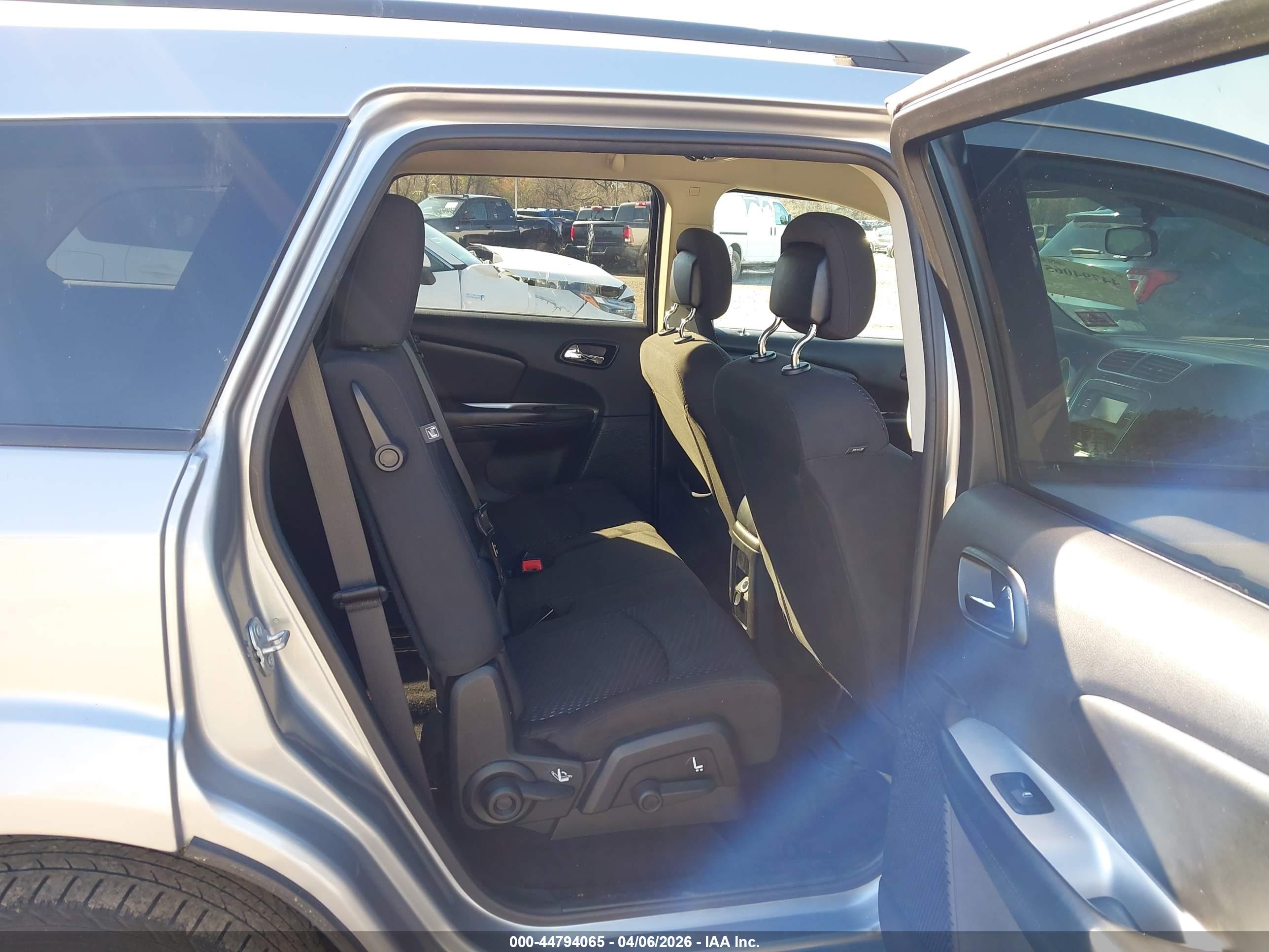 DODGE JOURNEY image 8