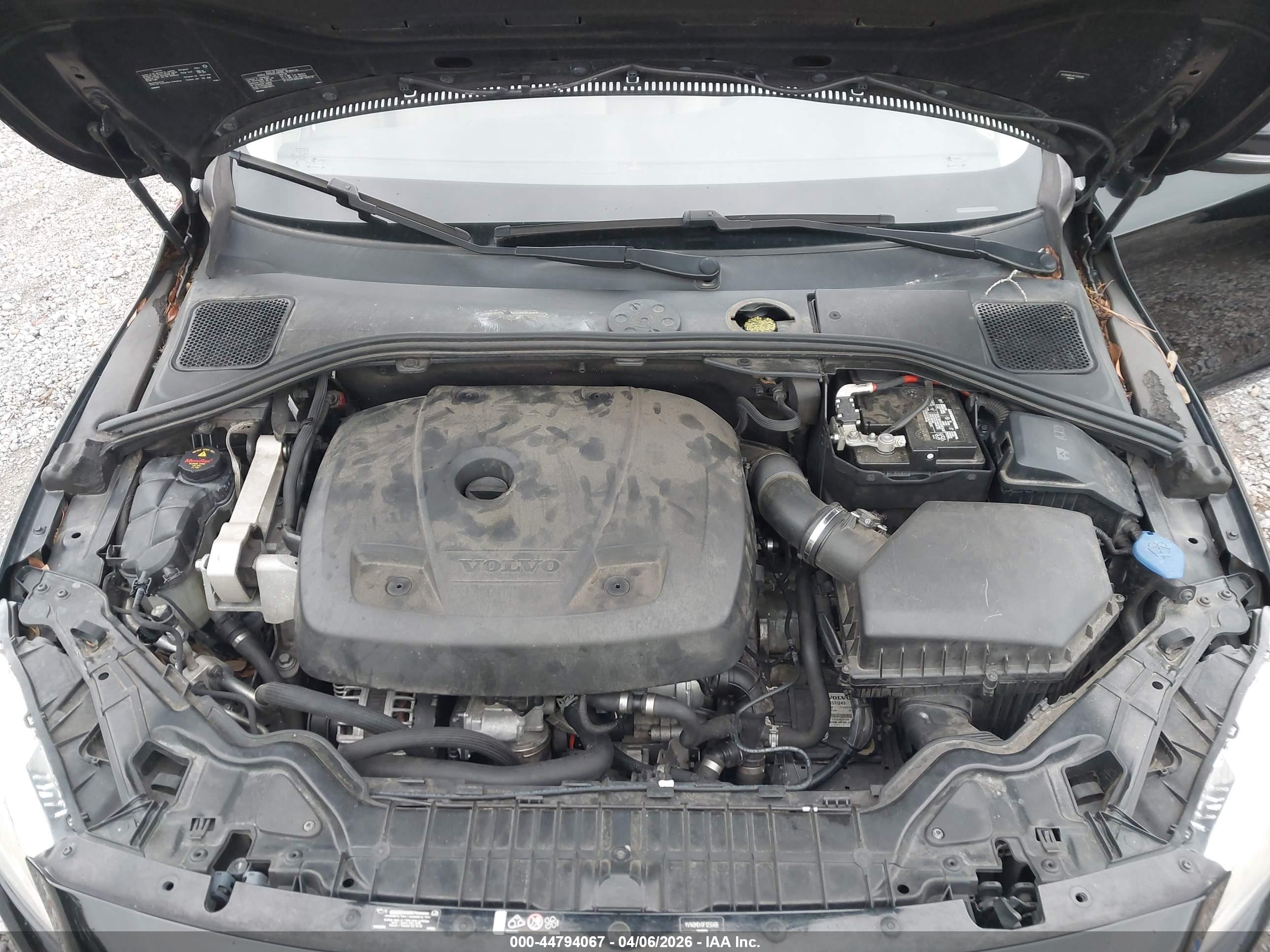 VOLVO V60 image 10