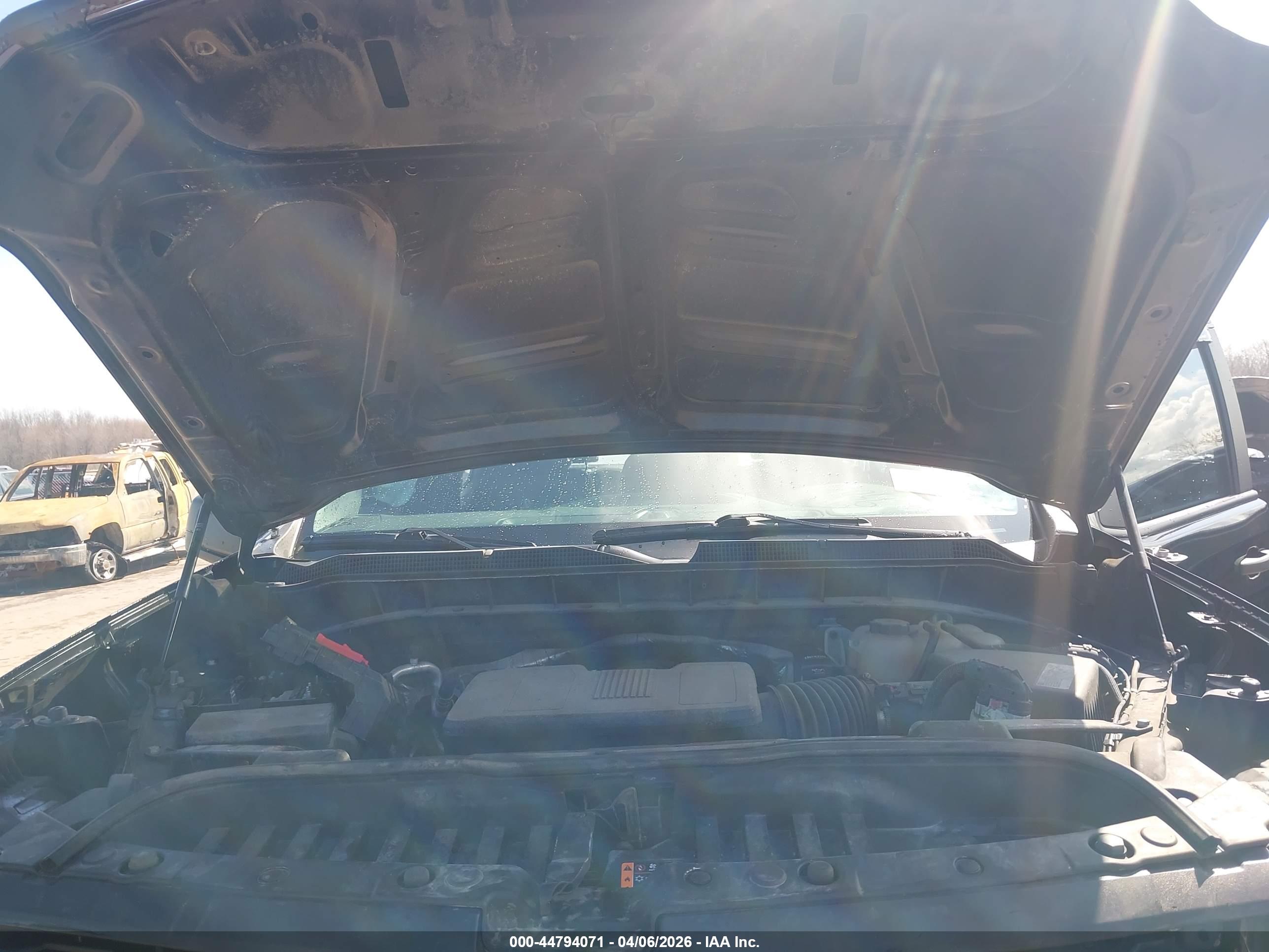 CHEVROLET SILVERADO image 10