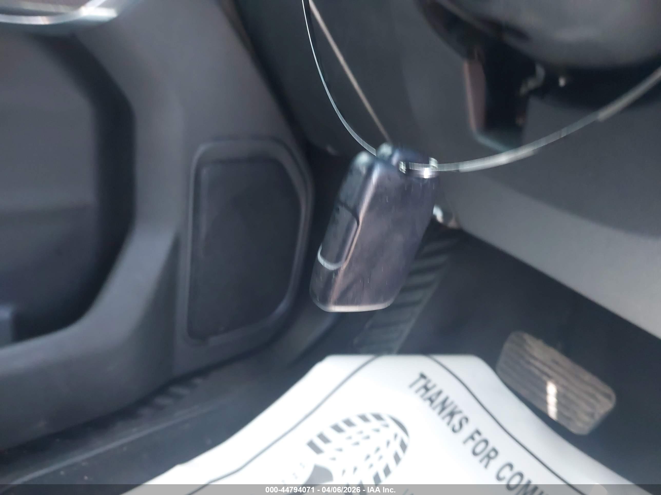 CHEVROLET SILVERADO image 11