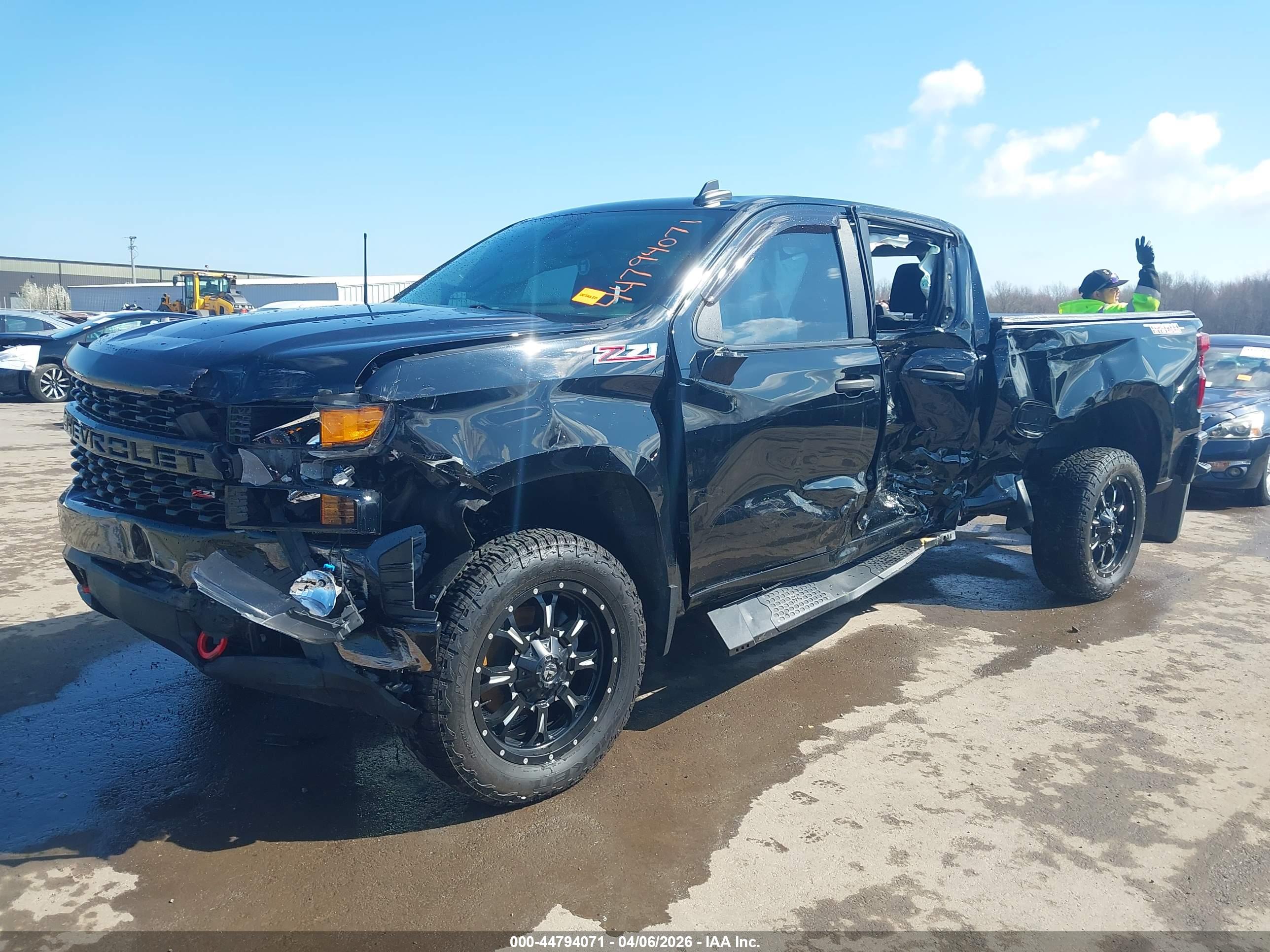 CHEVROLET SILVERADO image 2