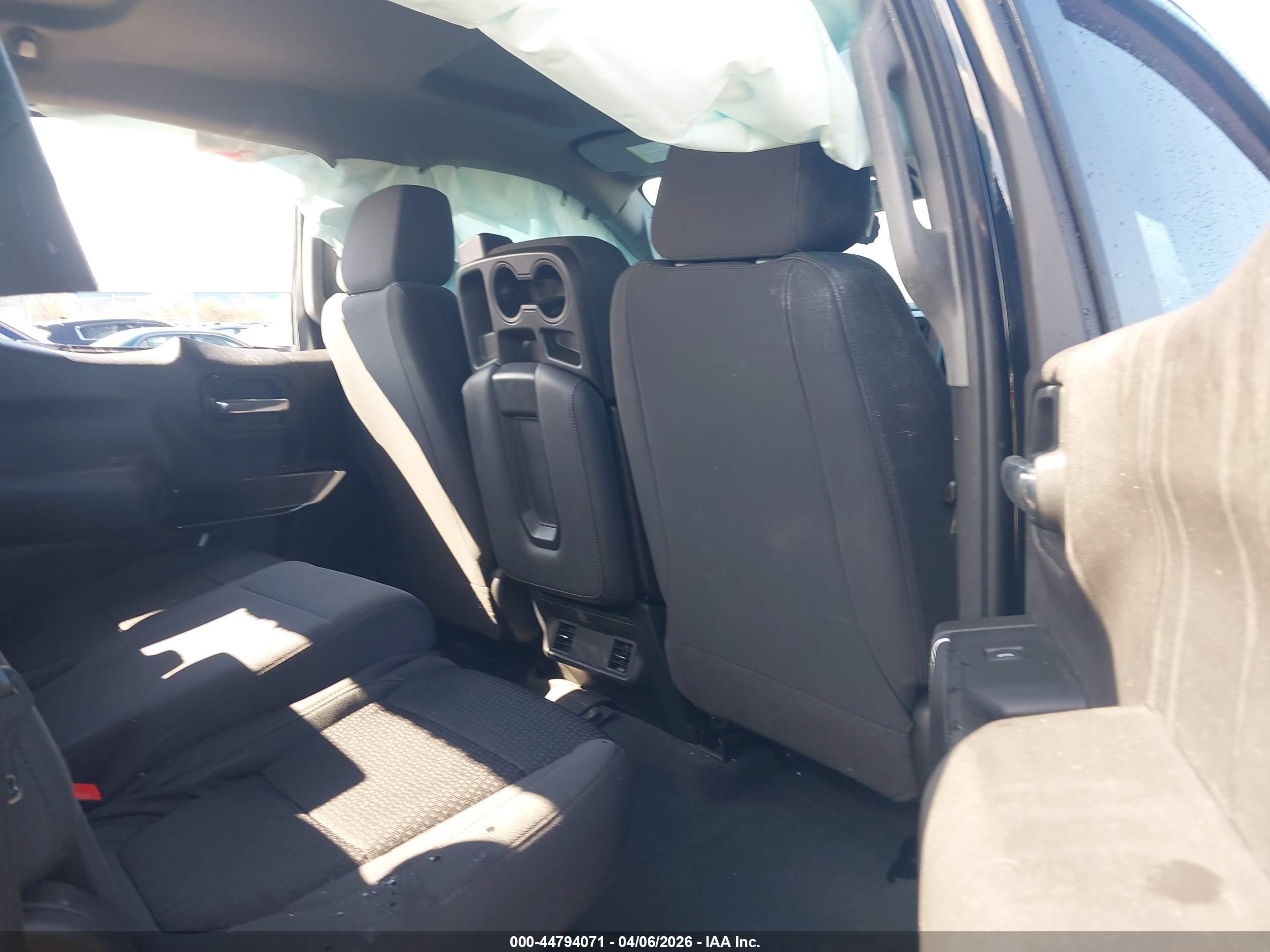 CHEVROLET SILVERADO image 8