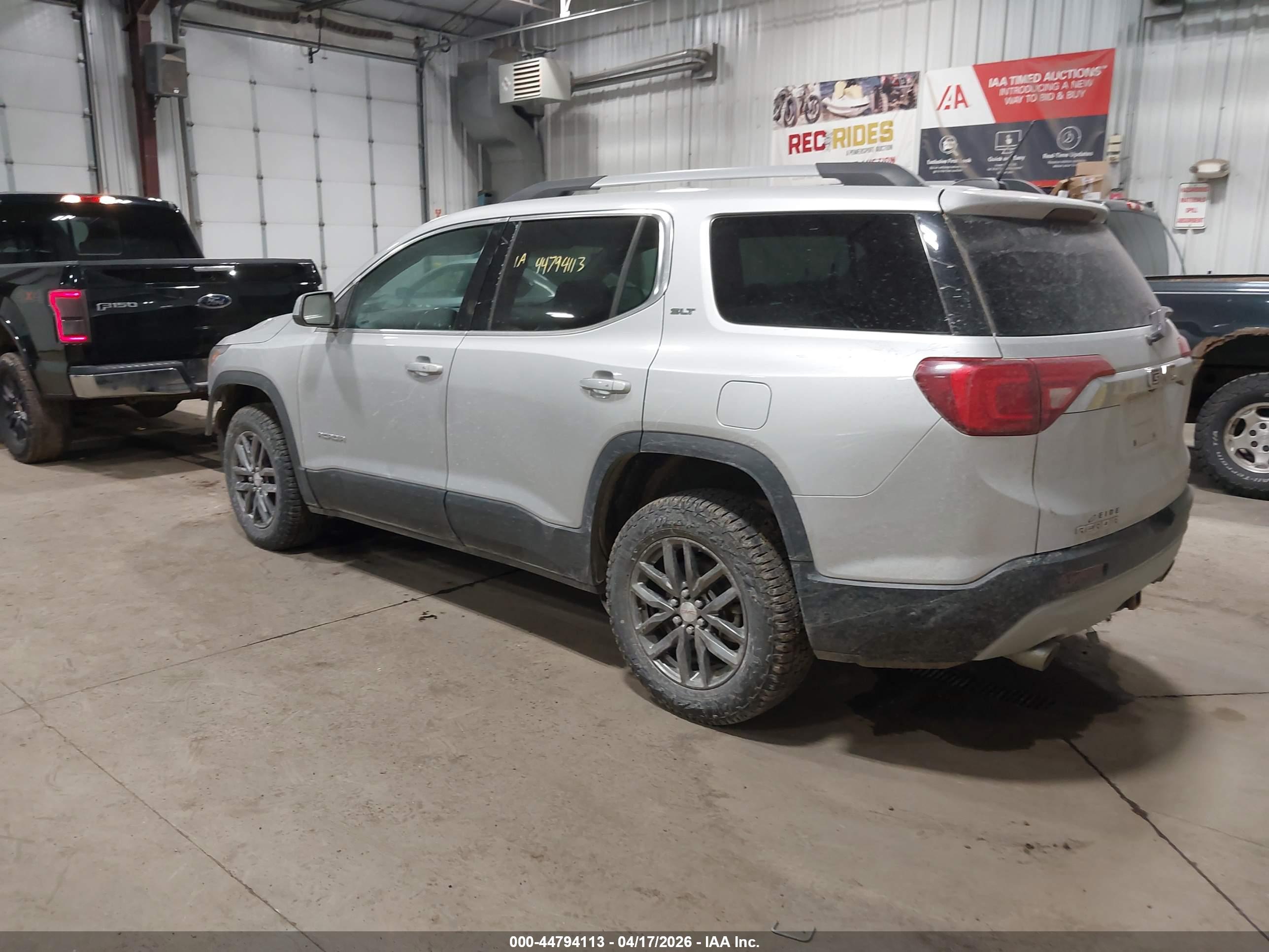 GMC ACADIA image 3